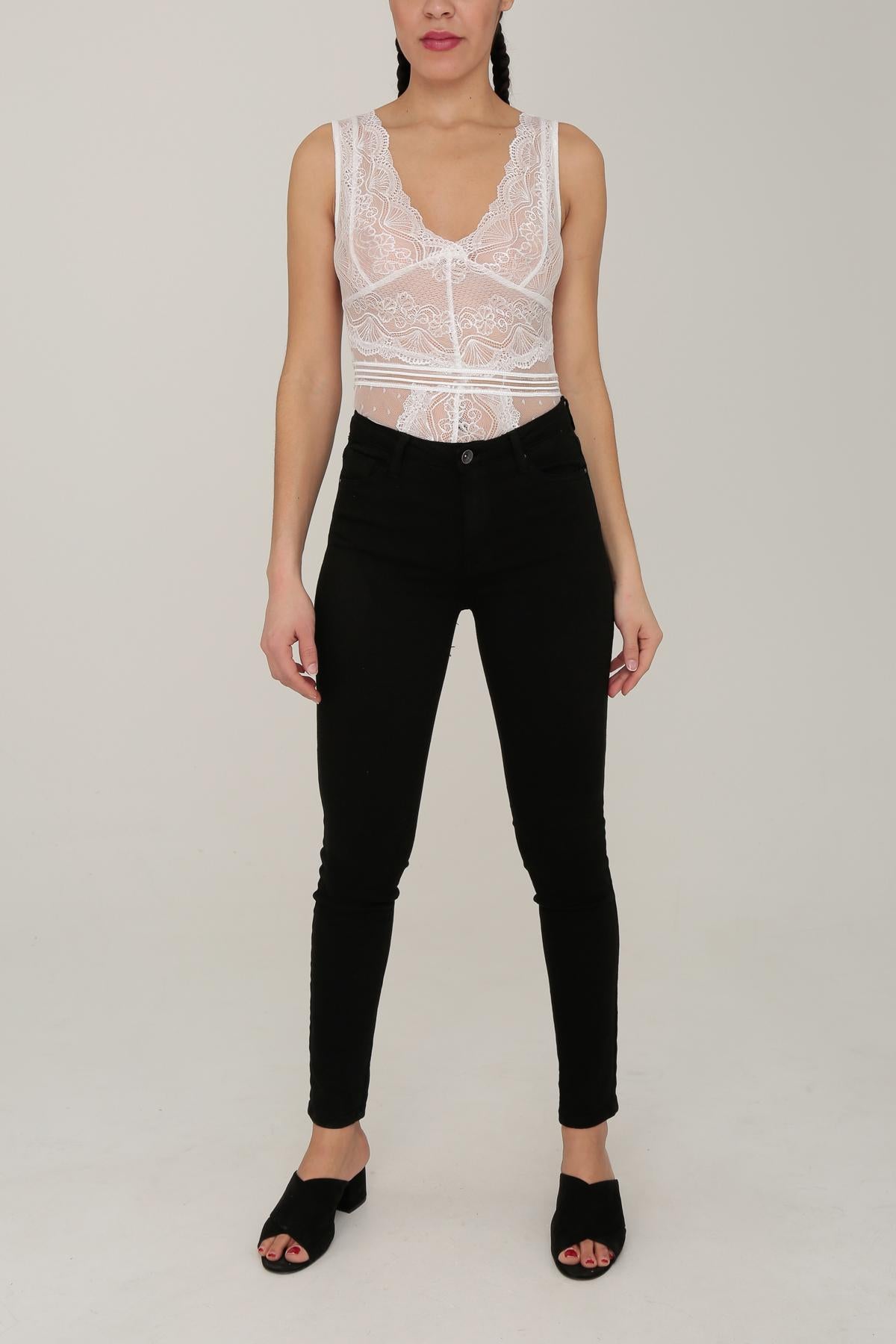 18023 Body en dentelle