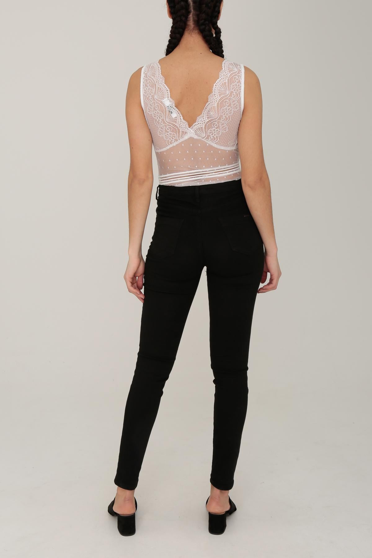 18023 Body en dentelle