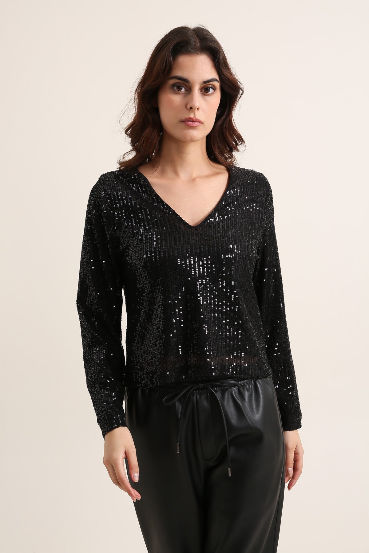 31681 Top con lentejuelas