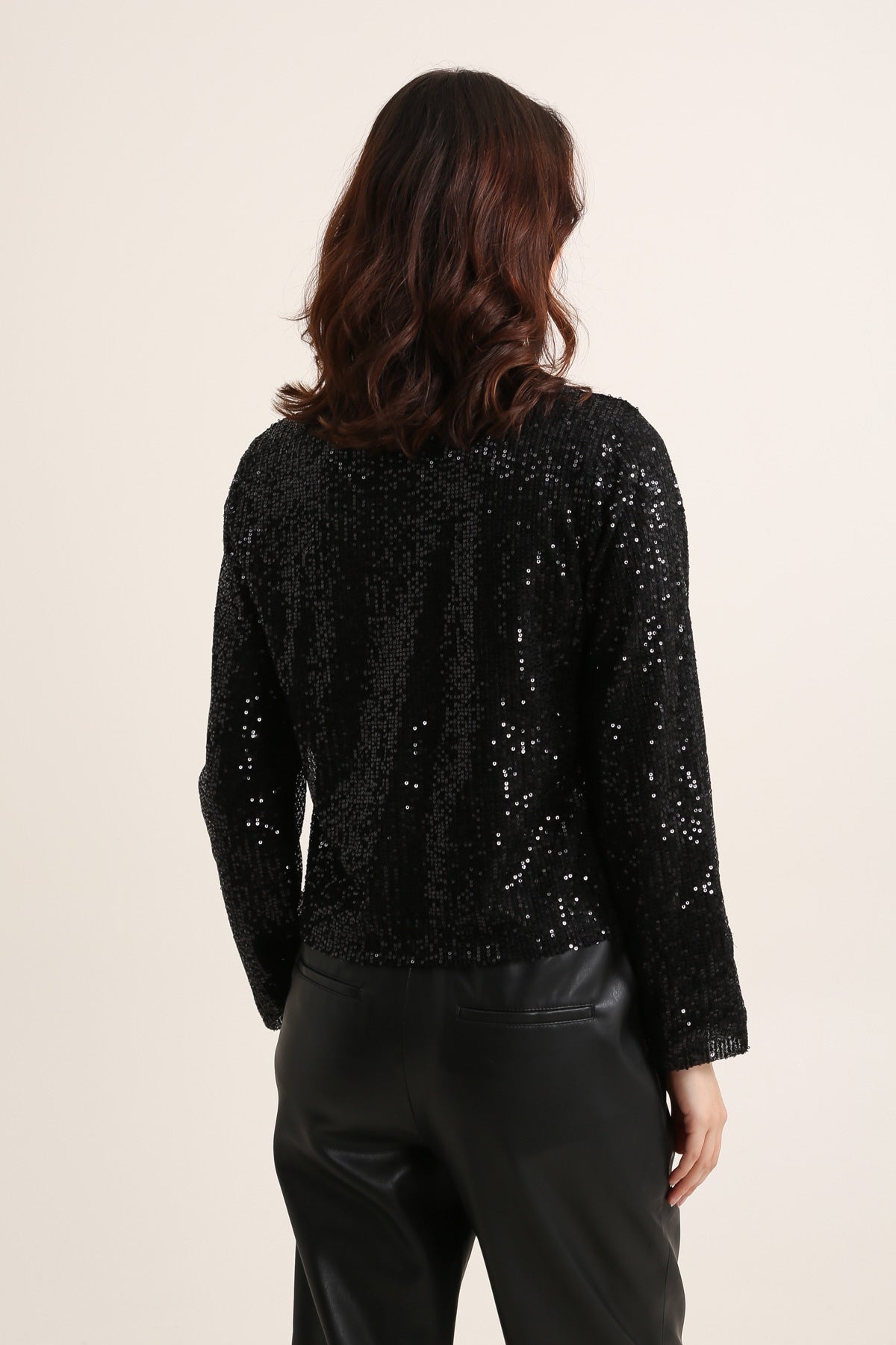 31681 Top con lentejuelas