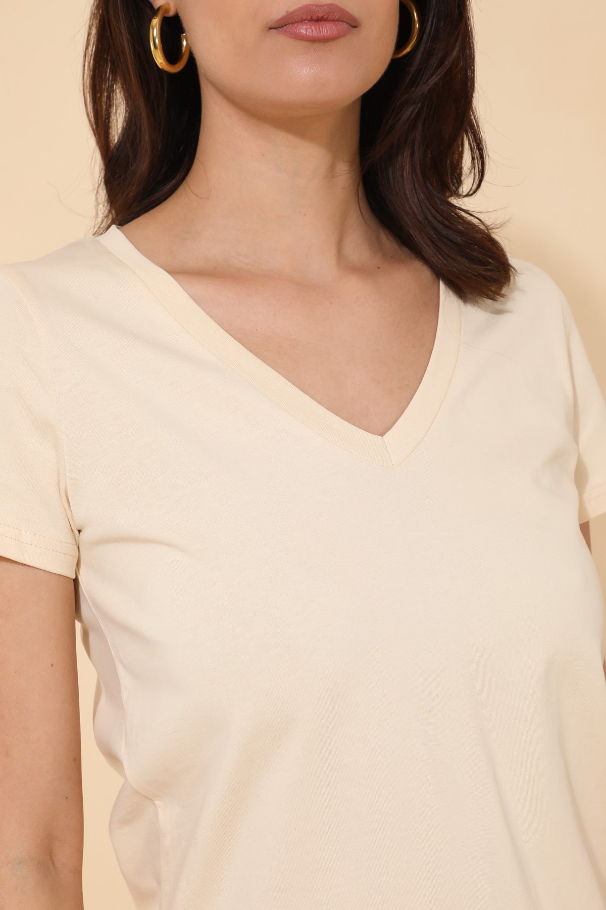 31738 Camiseta con cuello en V