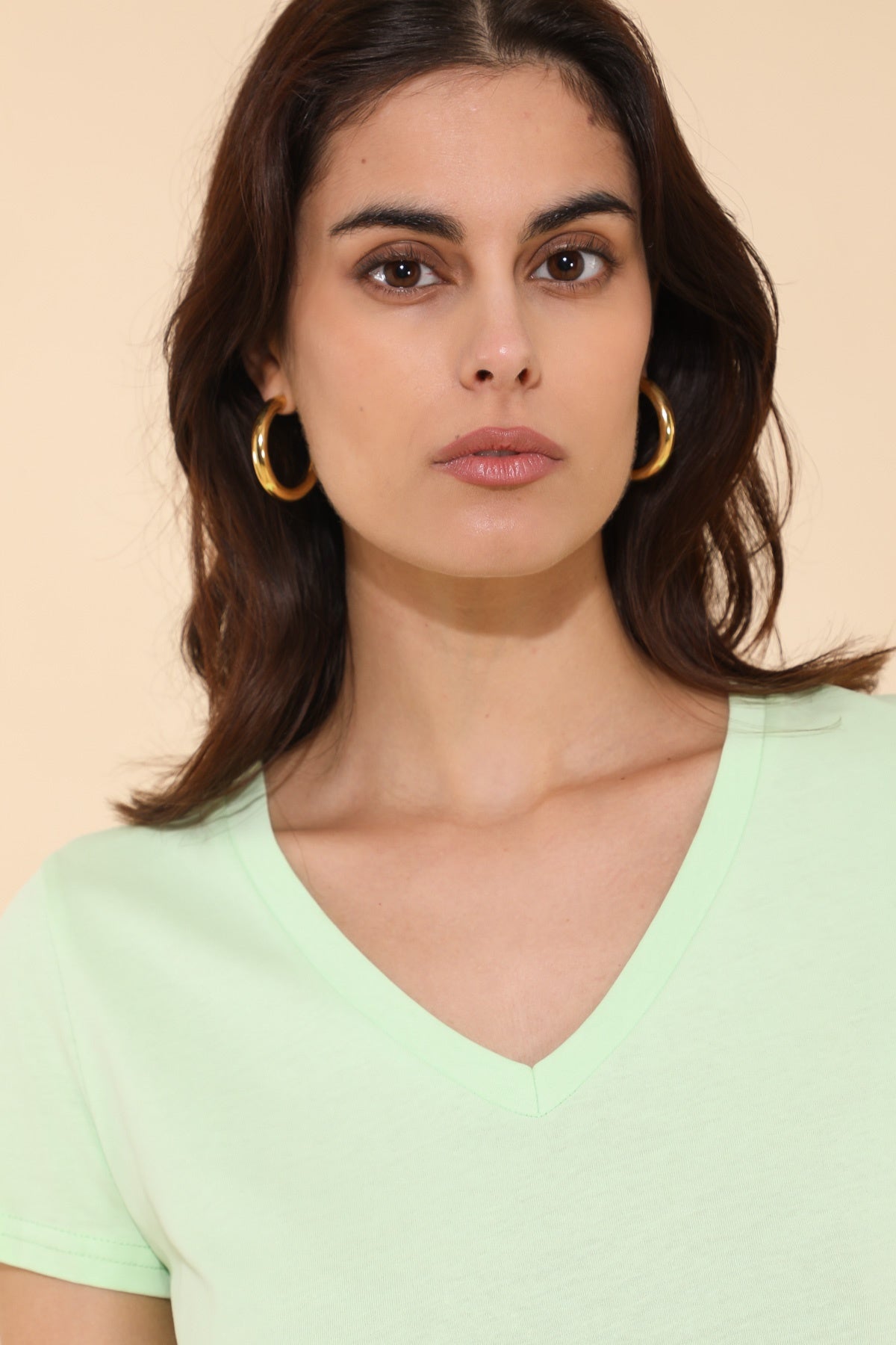 31738 Camiseta con cuello en V