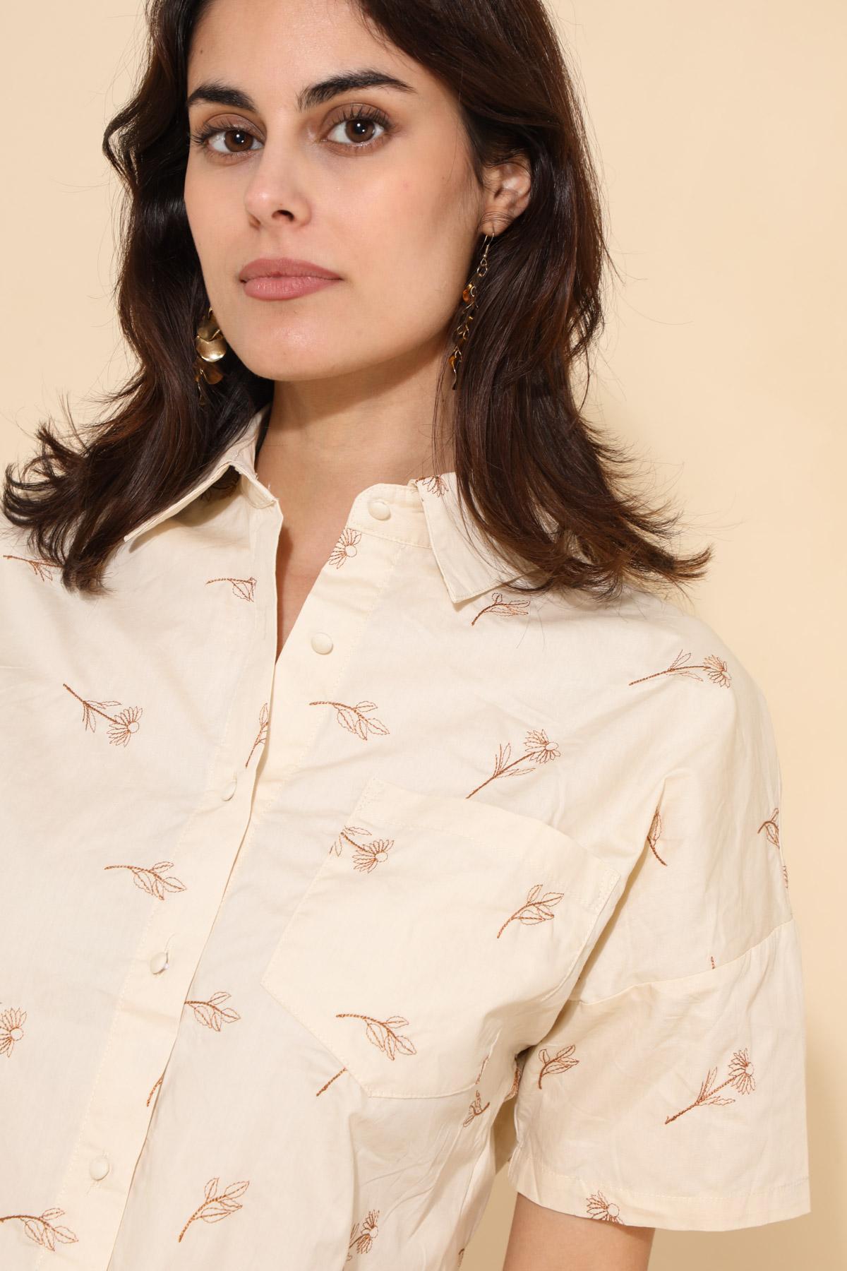 31790 Camisa bordada