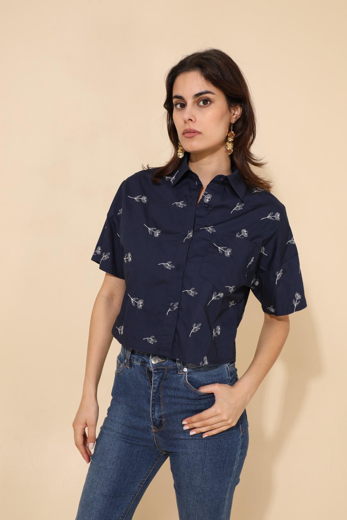 31790 Camisa bordada