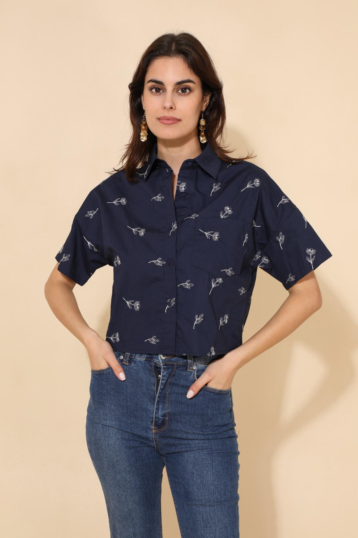 31790 Camisa bordada