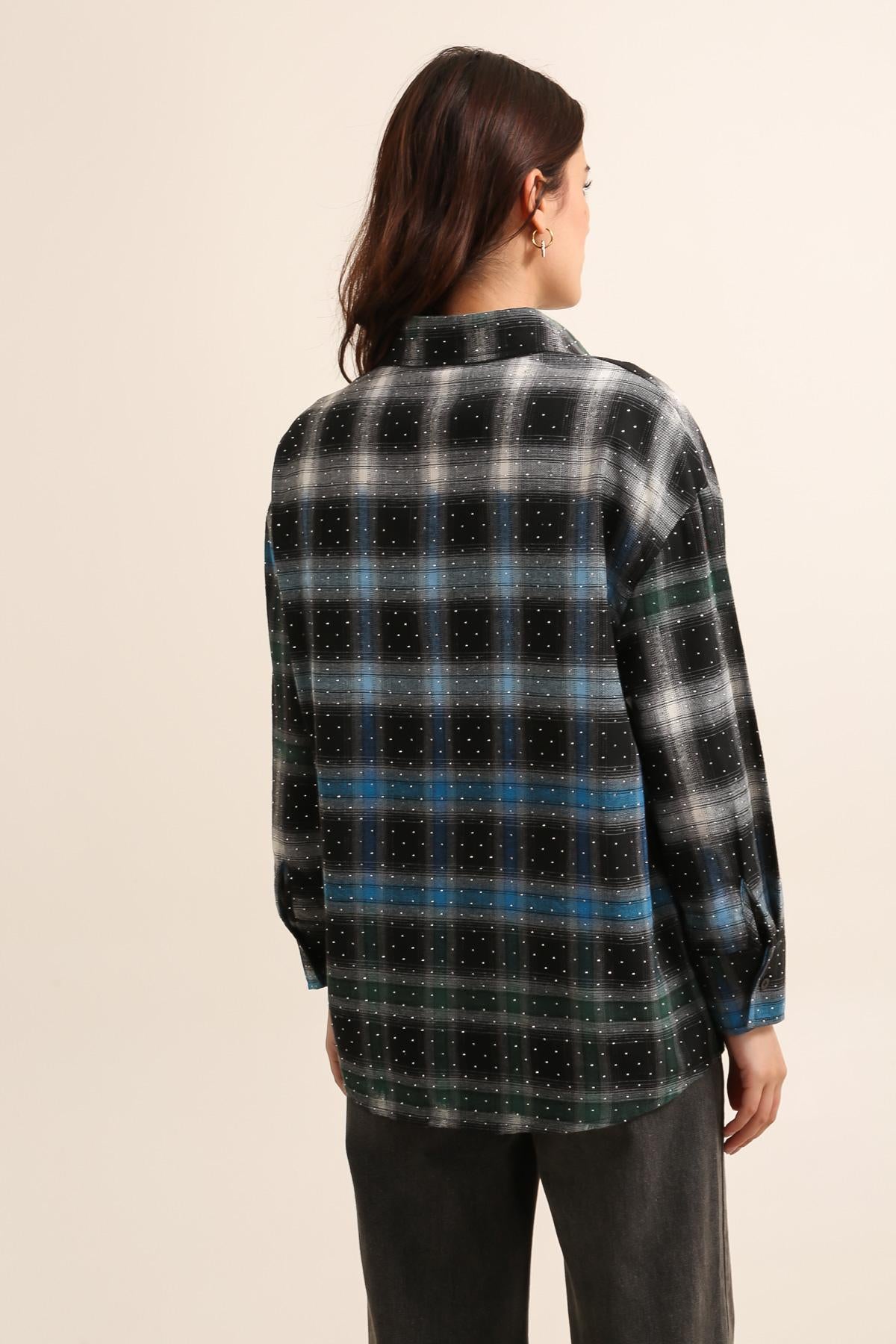 31820 Chemise à carreaux