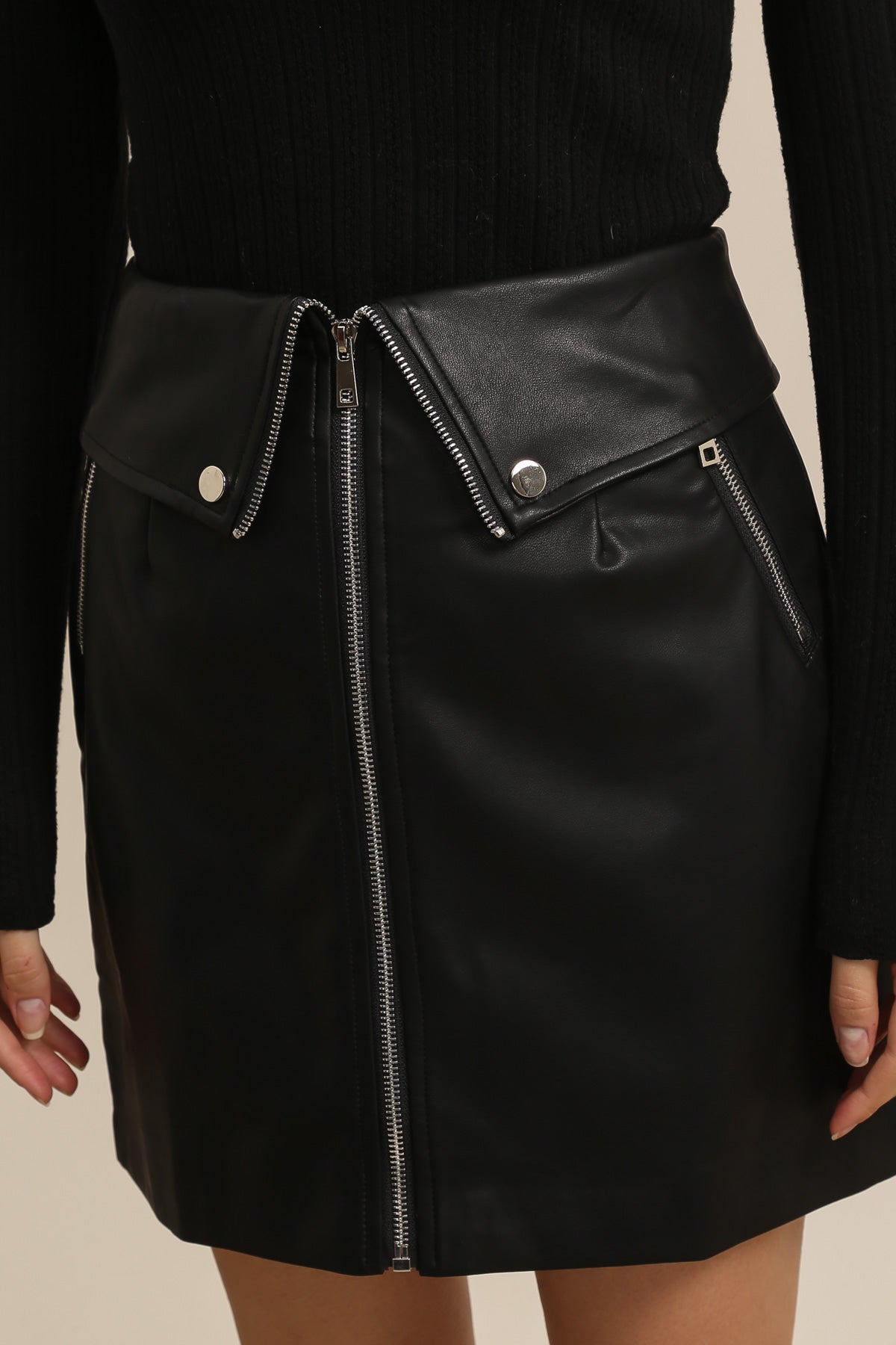 31822 Jupe similicuir