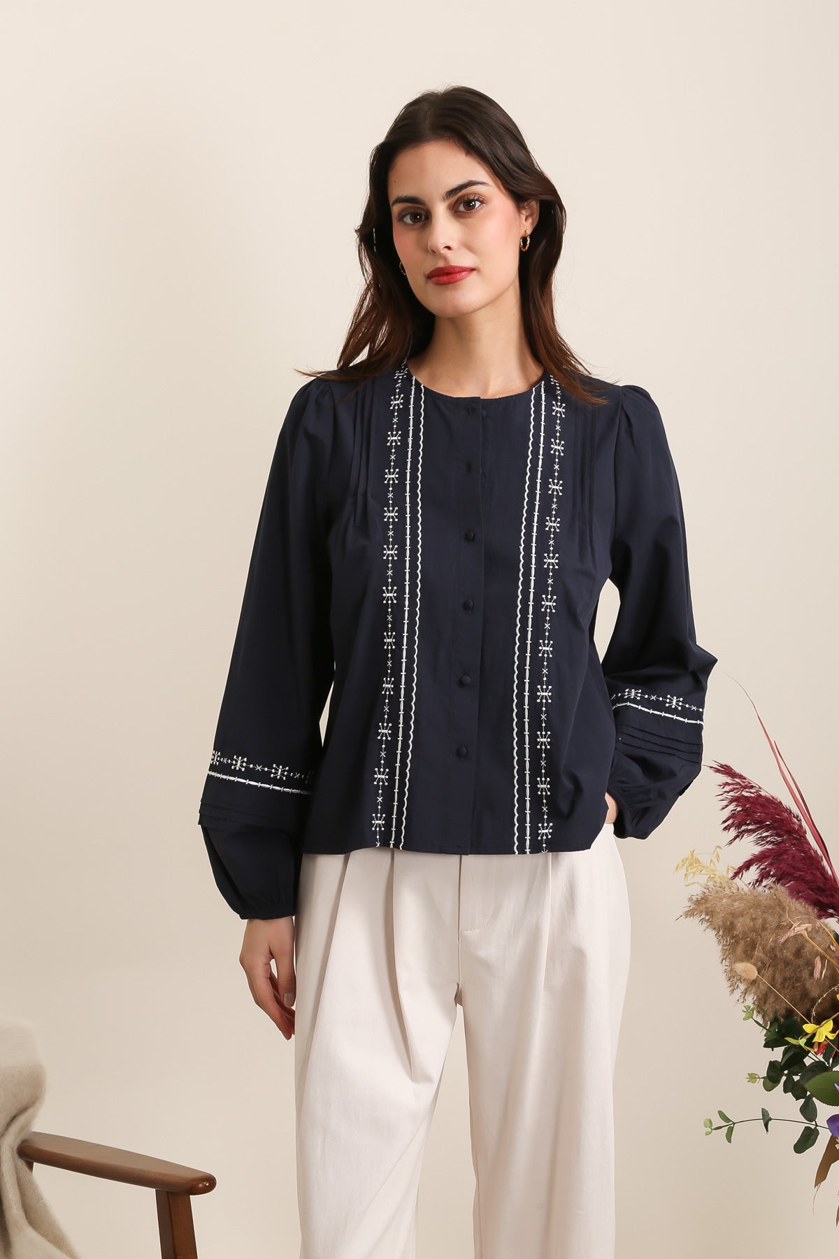 31893 Blouse brodée