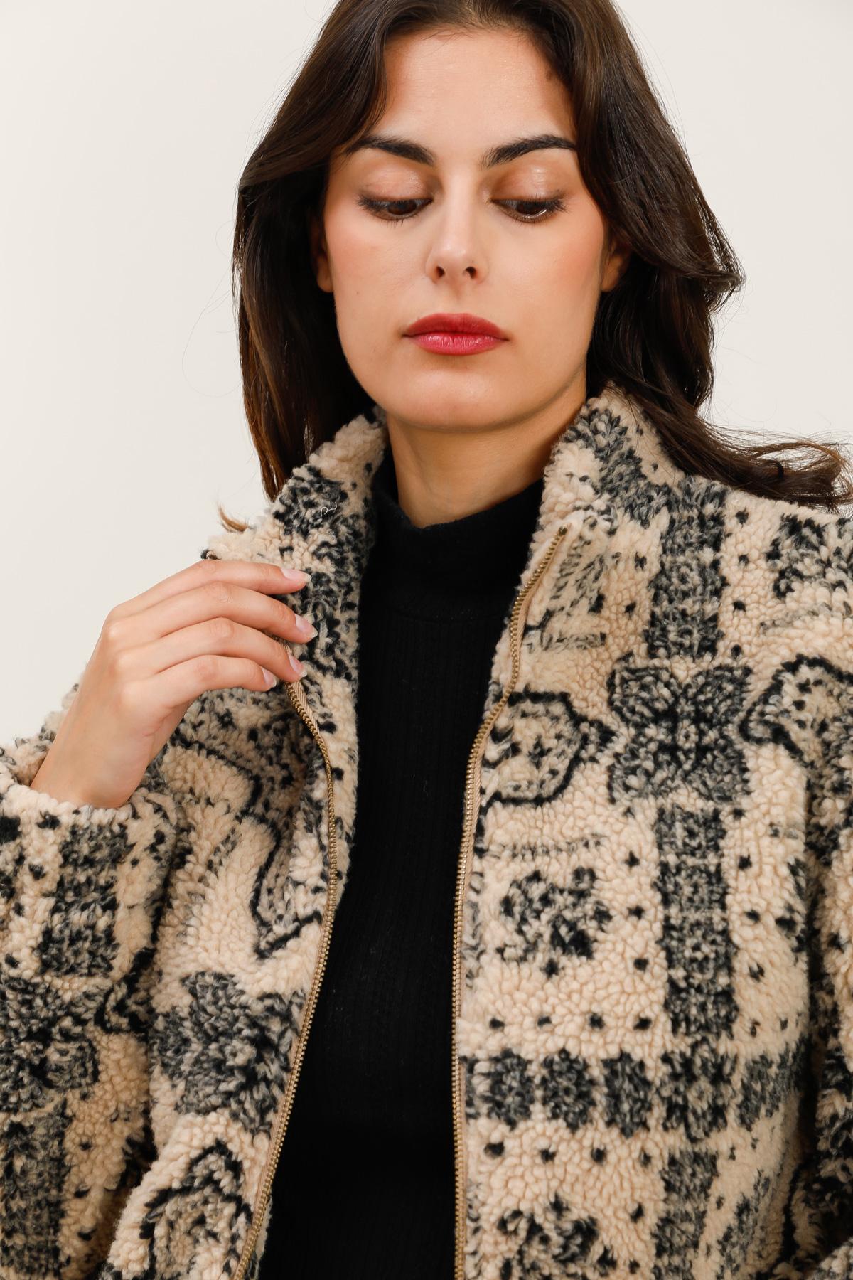 32051 Veste à bouclettes