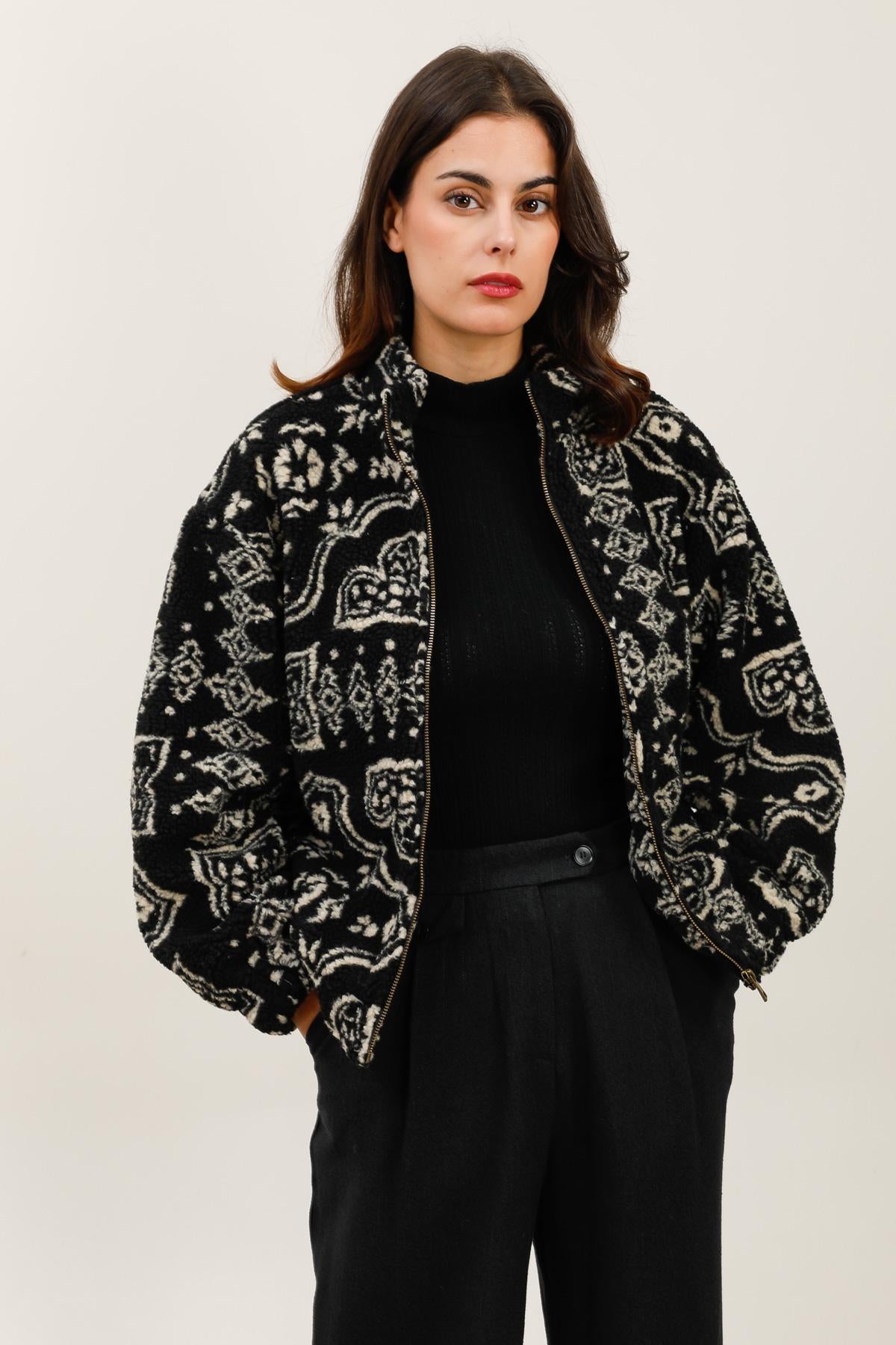 32051 Veste à bouclettes