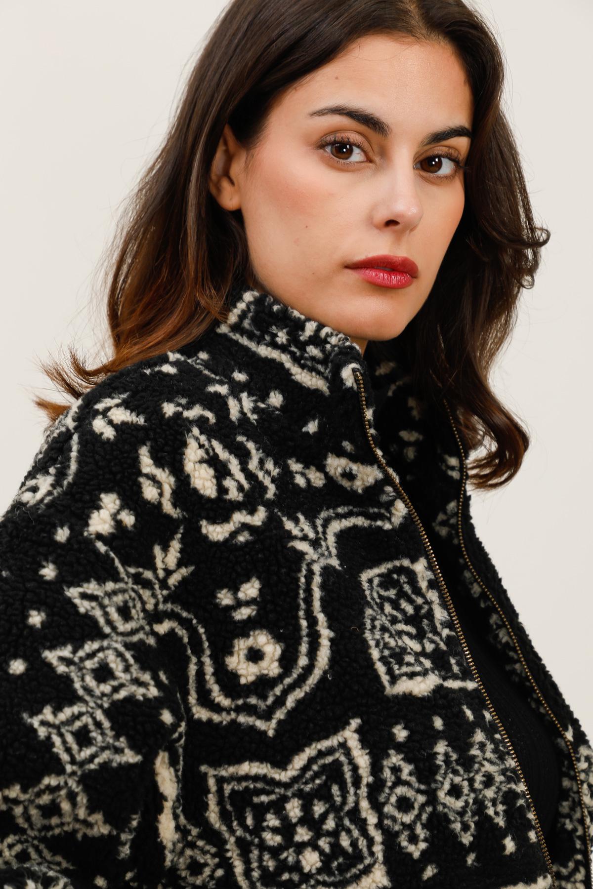 32051 Veste à bouclettes