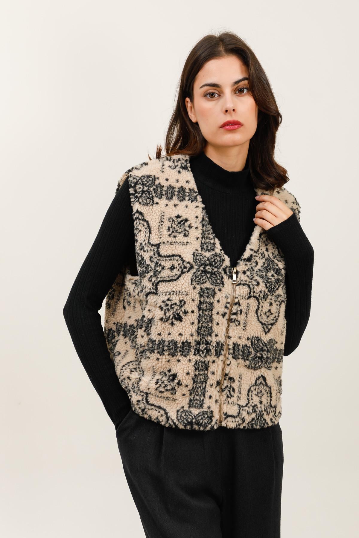 32052 Veste à bouclettes