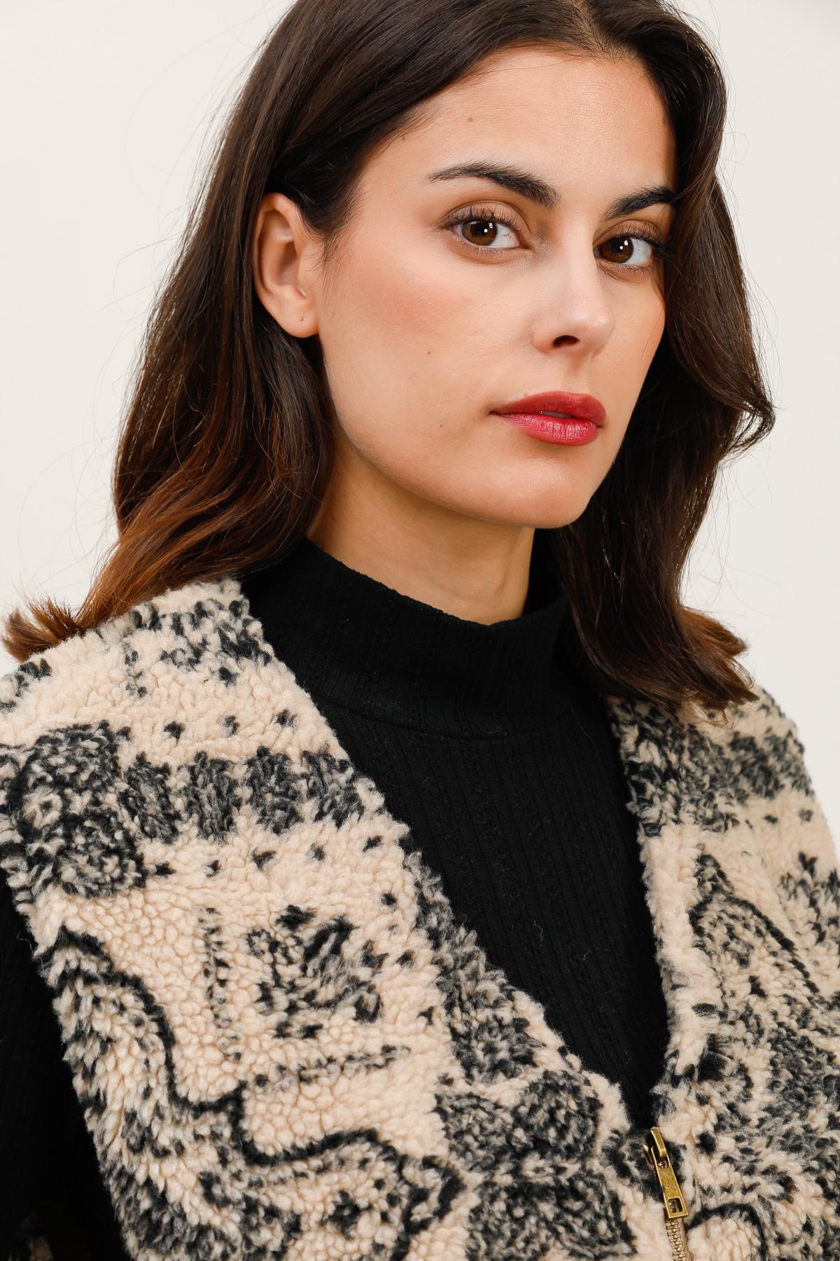 32052 Veste à bouclettes