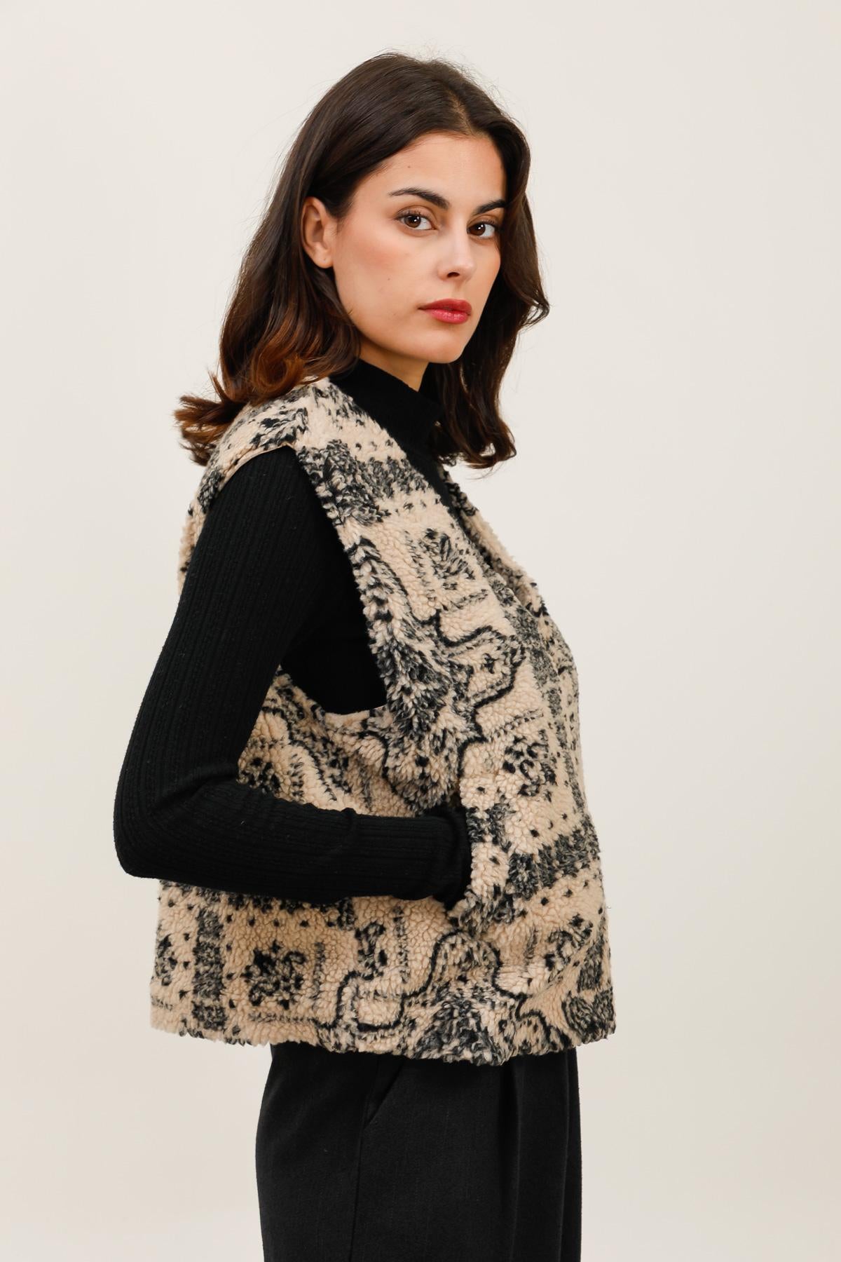 32052 Veste à bouclettes