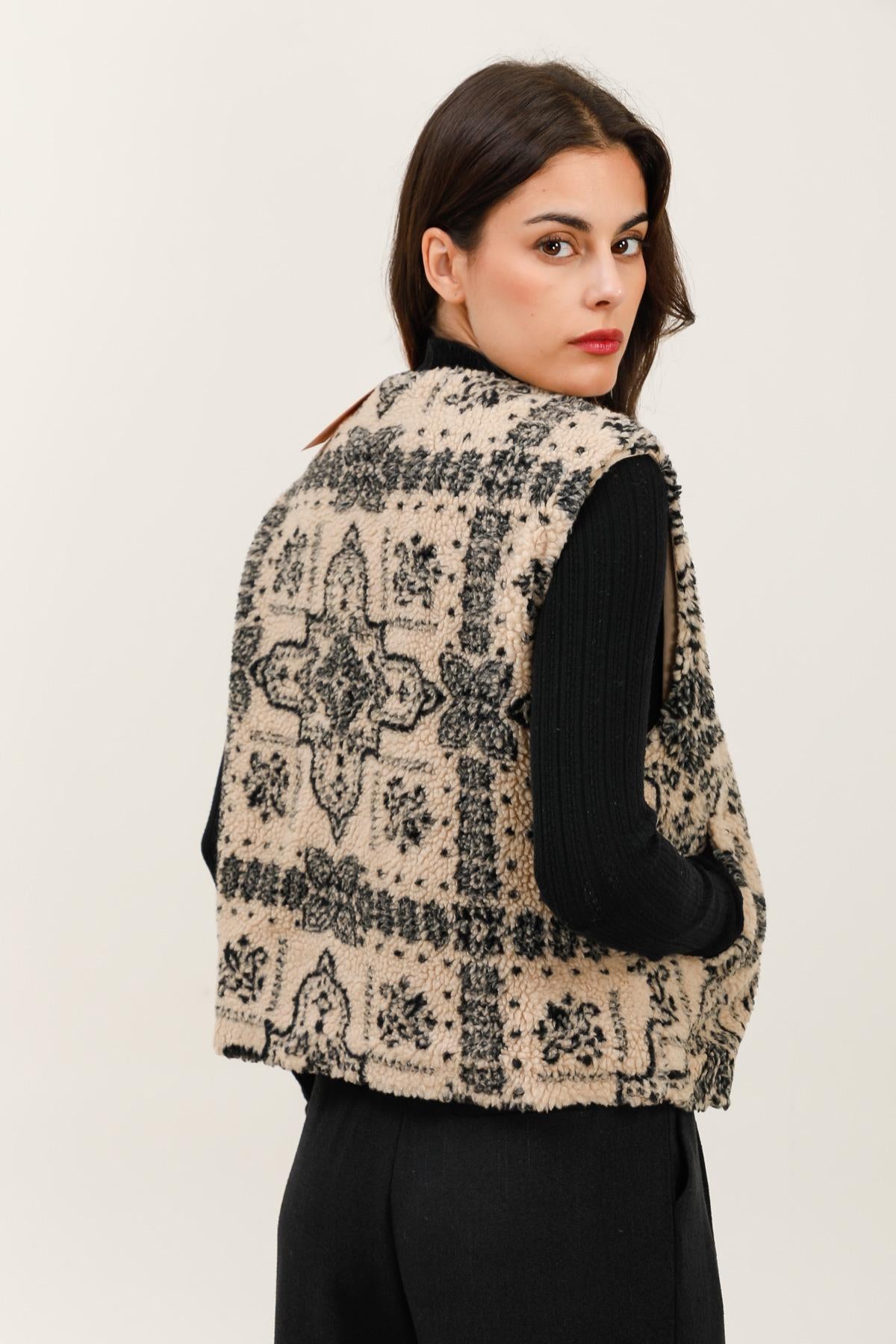 32052 Veste à bouclettes