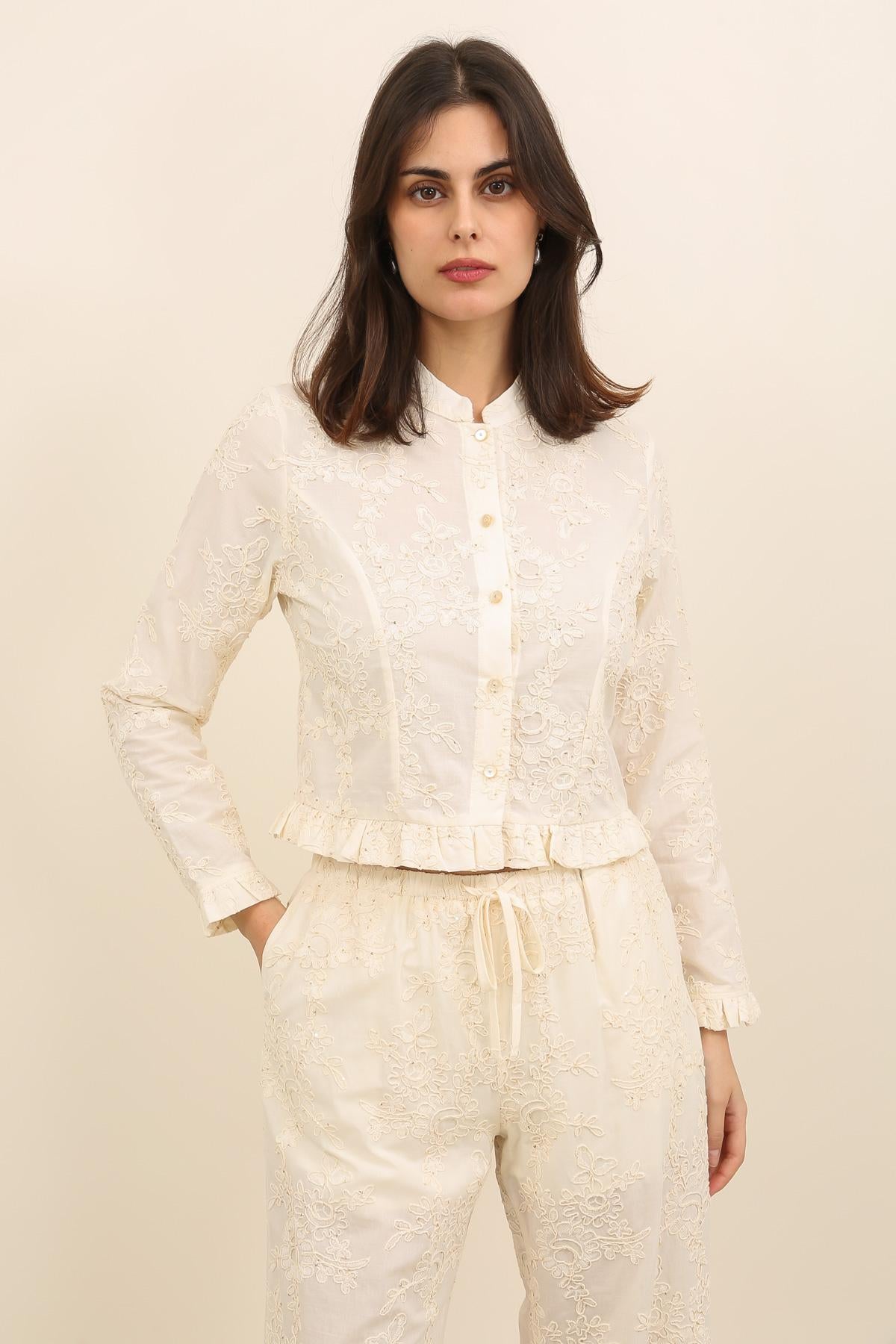 32163 Camisa bordada
