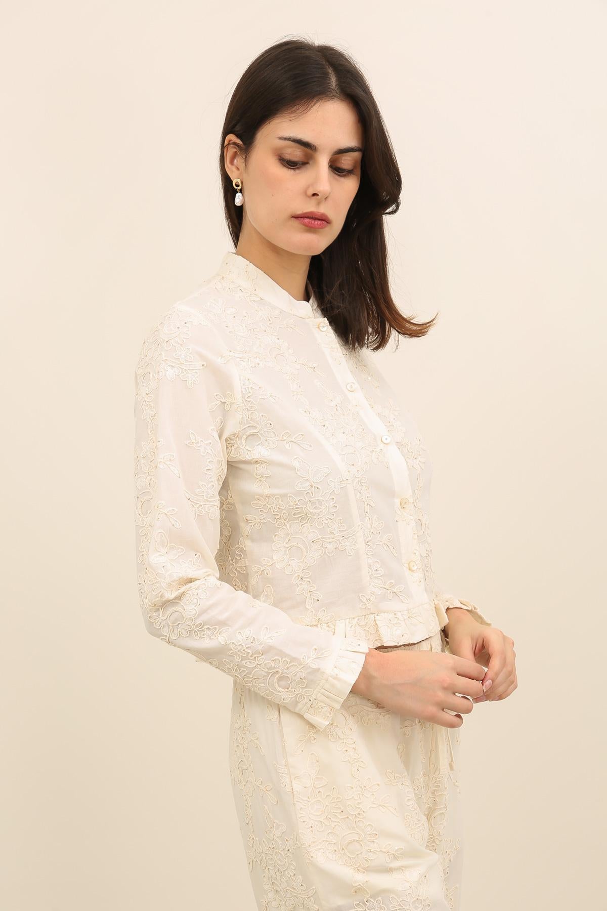 32163 Camisa bordada