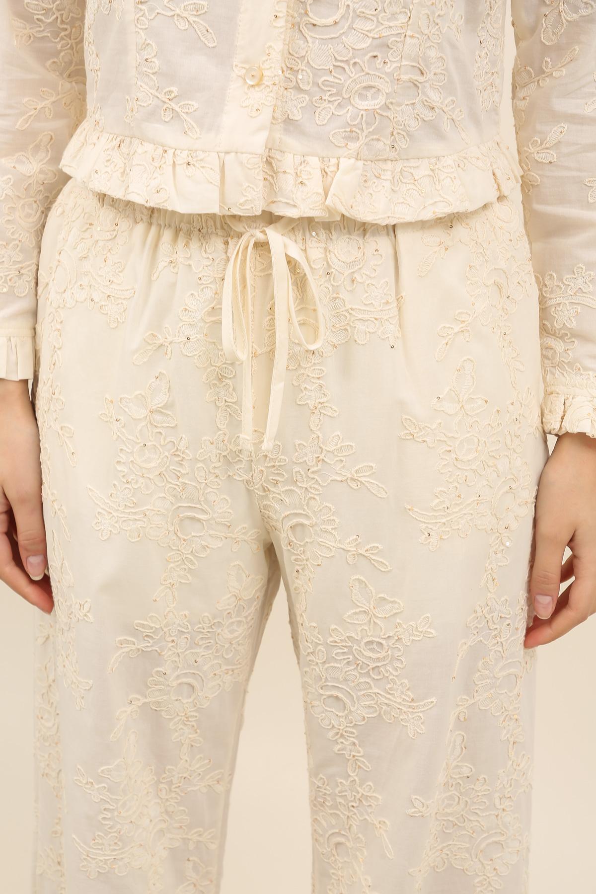 32165 Pantalones bordados