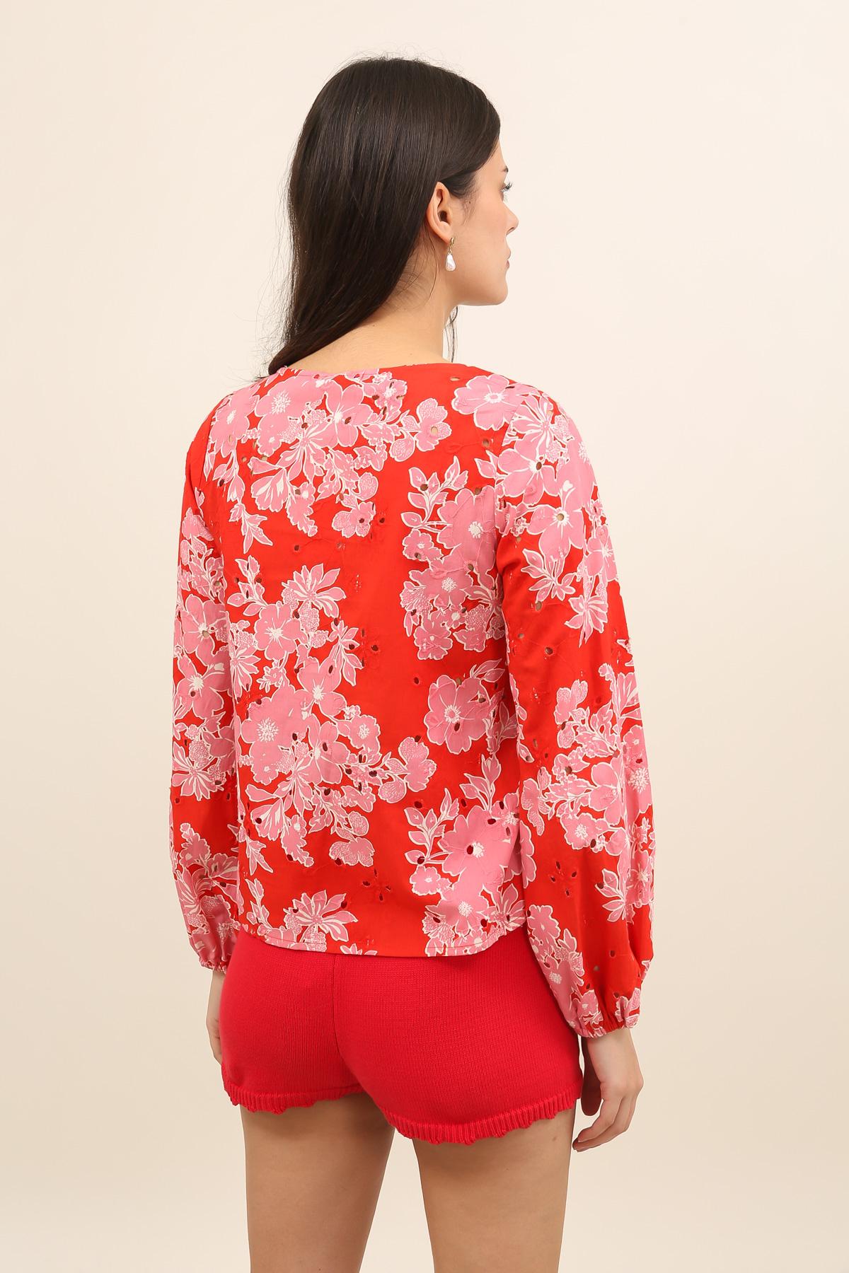 32203 Blouse fleurie