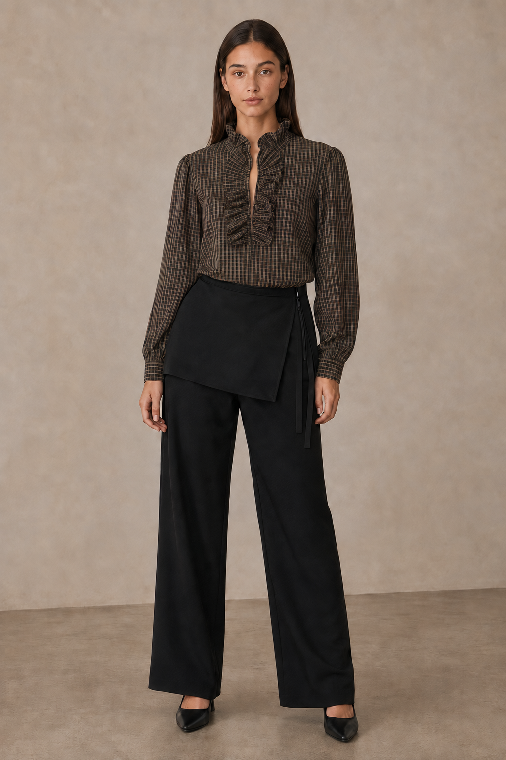 Blusa de mujer a cuadros con cuello alto y volantes - 32261