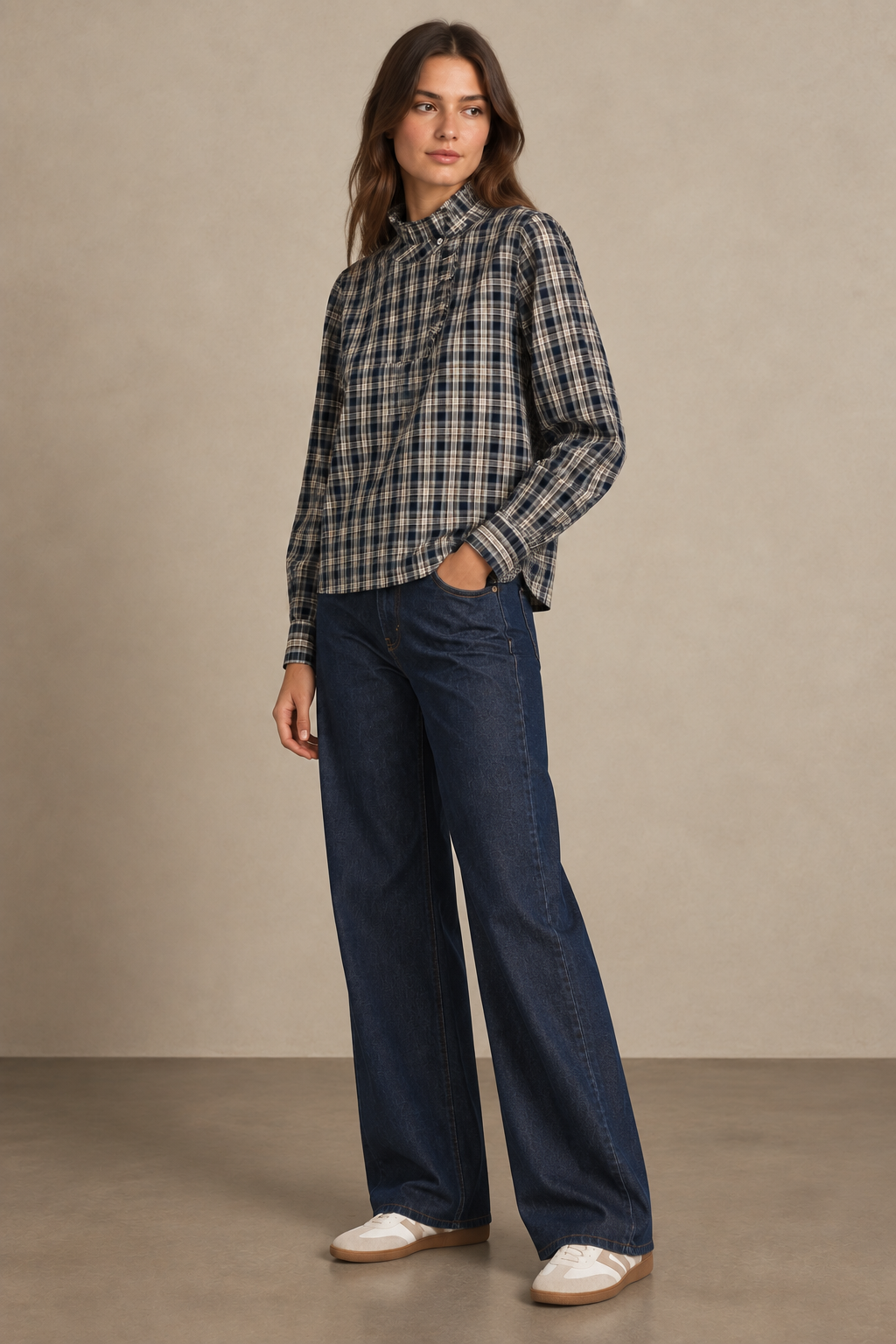 Blouse à Carreaux Col Montant Volanté et Patte Asymétrique - 32277