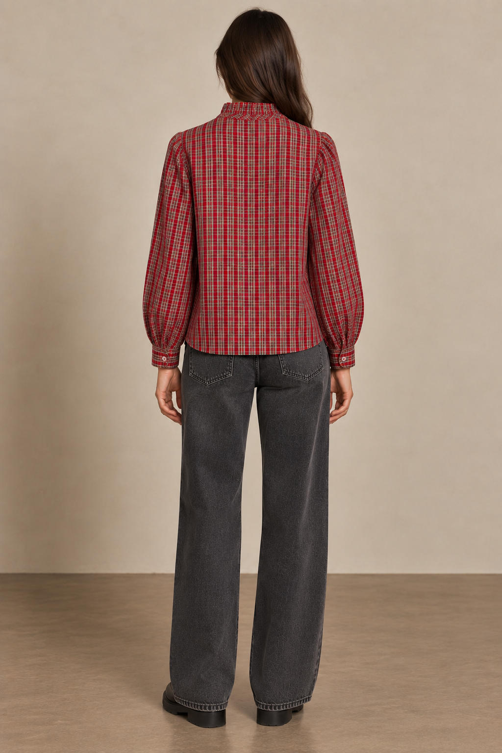 Blouse à Carreaux Col Montant Volanté et Patte Asymétrique - 32277