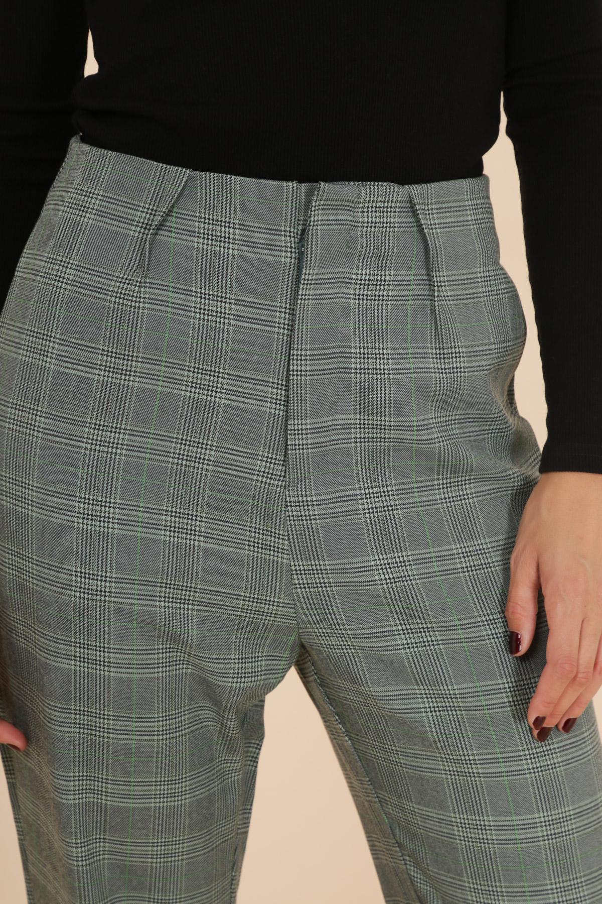 3833 Pantalon à carreaux