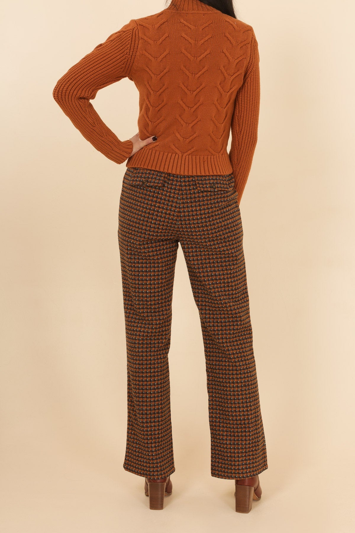 3852 Pantalon à carreaux