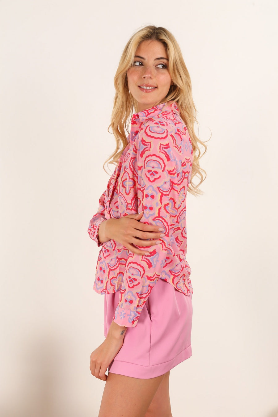 5068 Chemise graphique