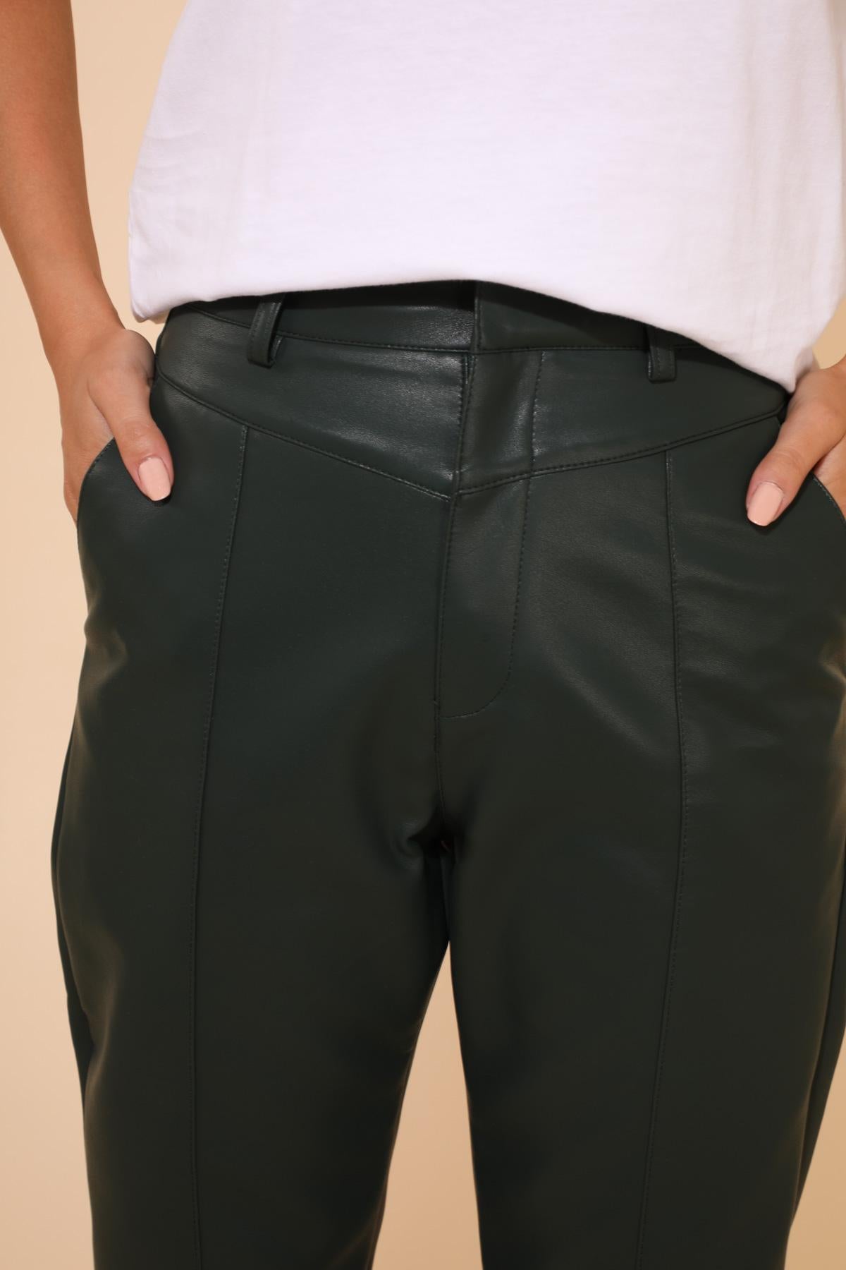 5139 Faux leather trousers