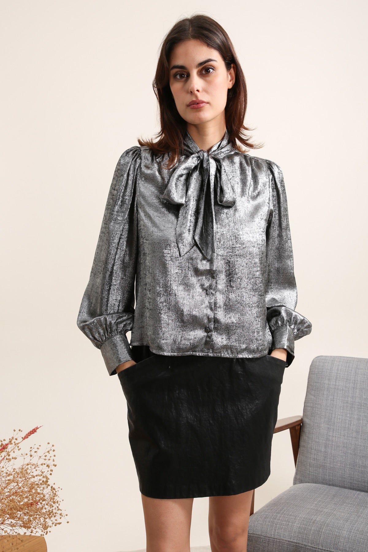 5657 Blouse col lavallière