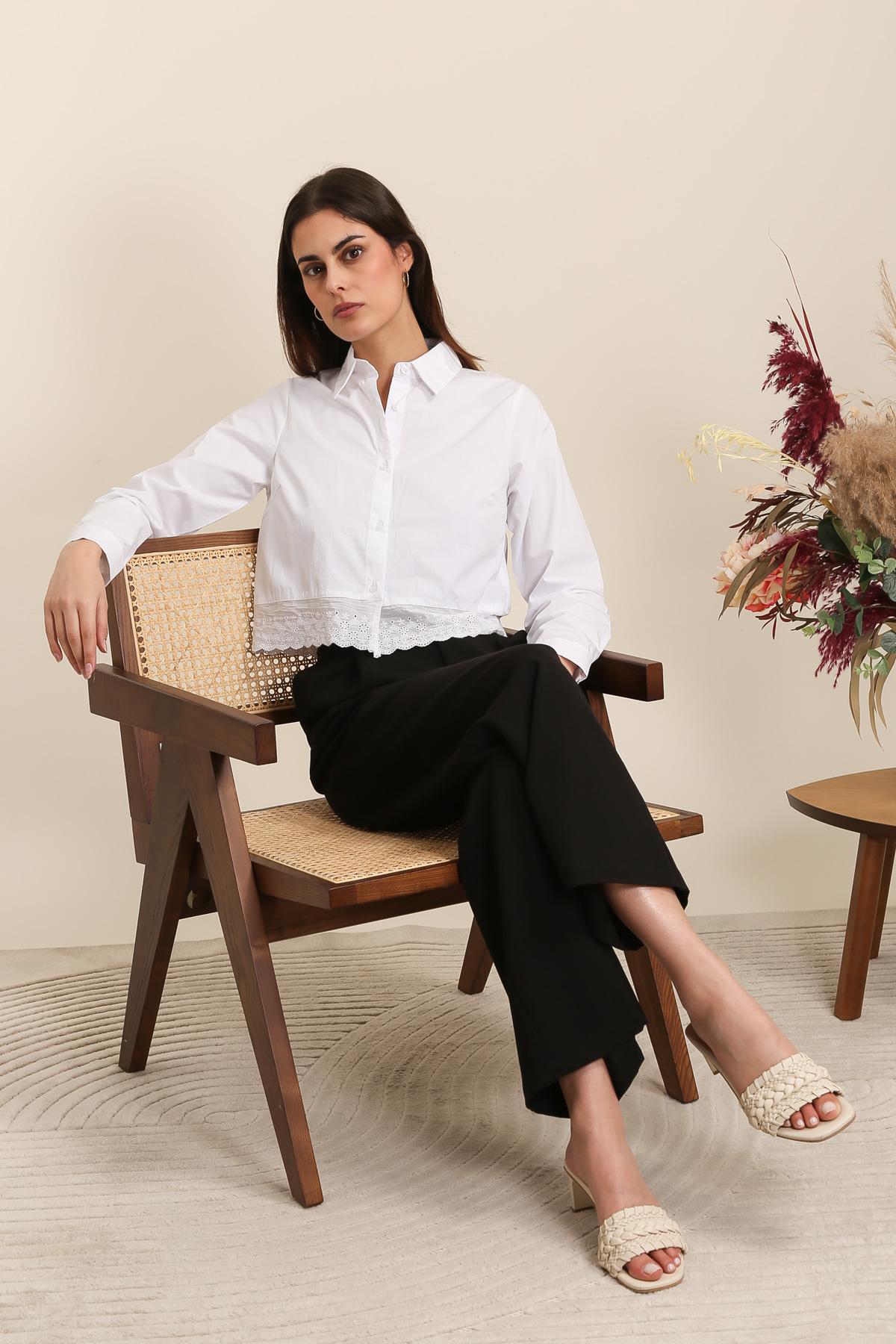 5713 Chemise brodée