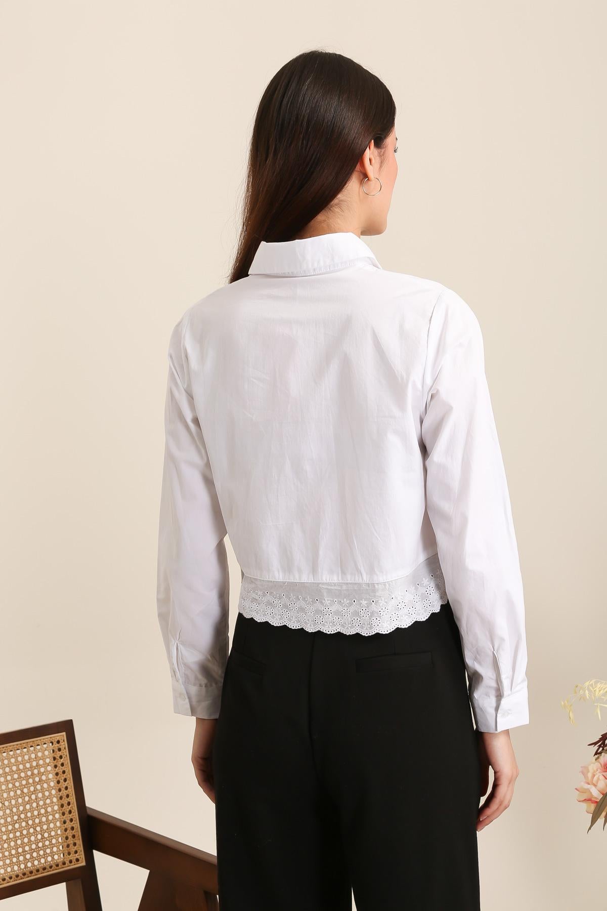 5713 Chemise brodée