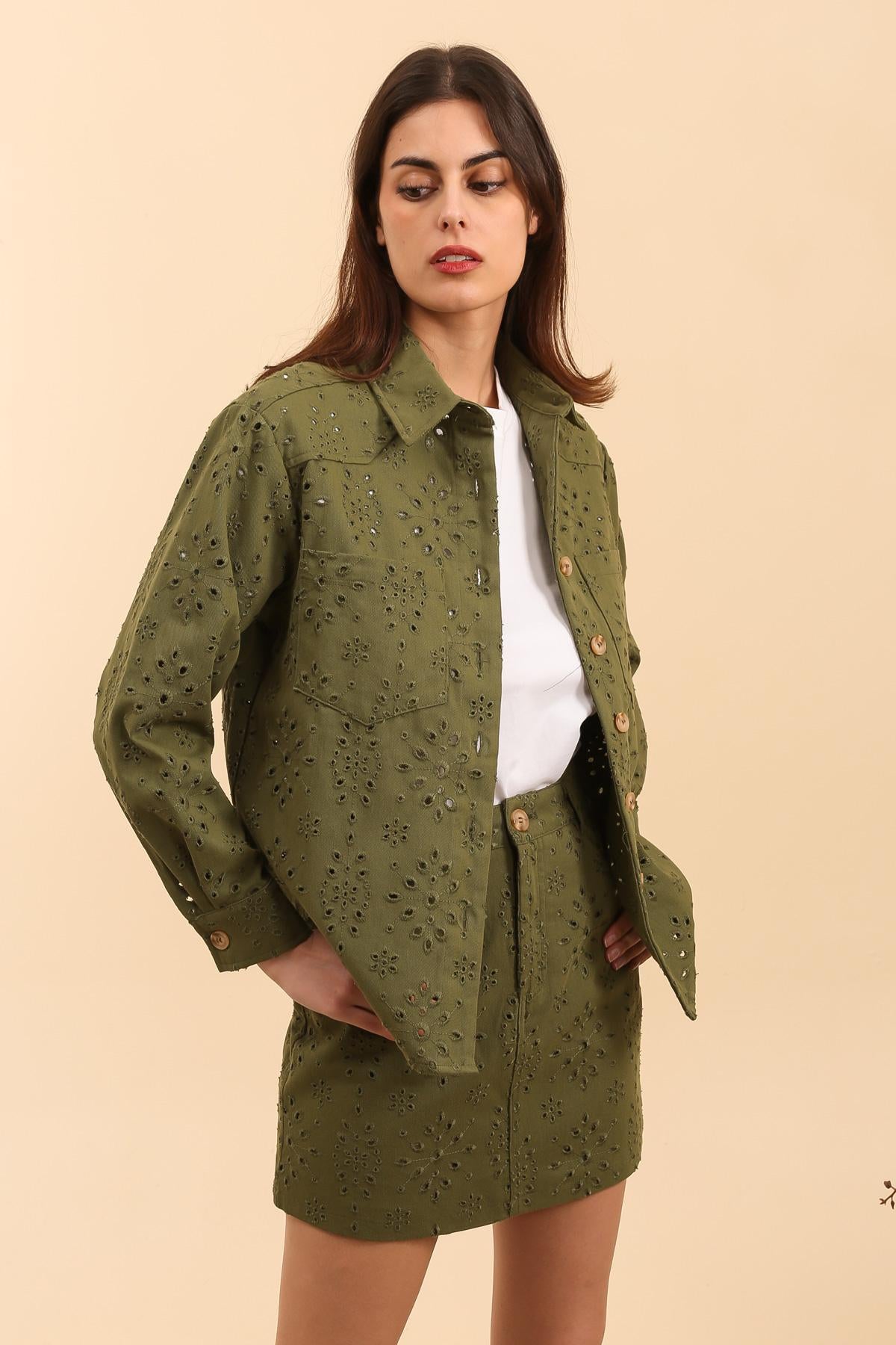 5768 Surchemise rebrodée