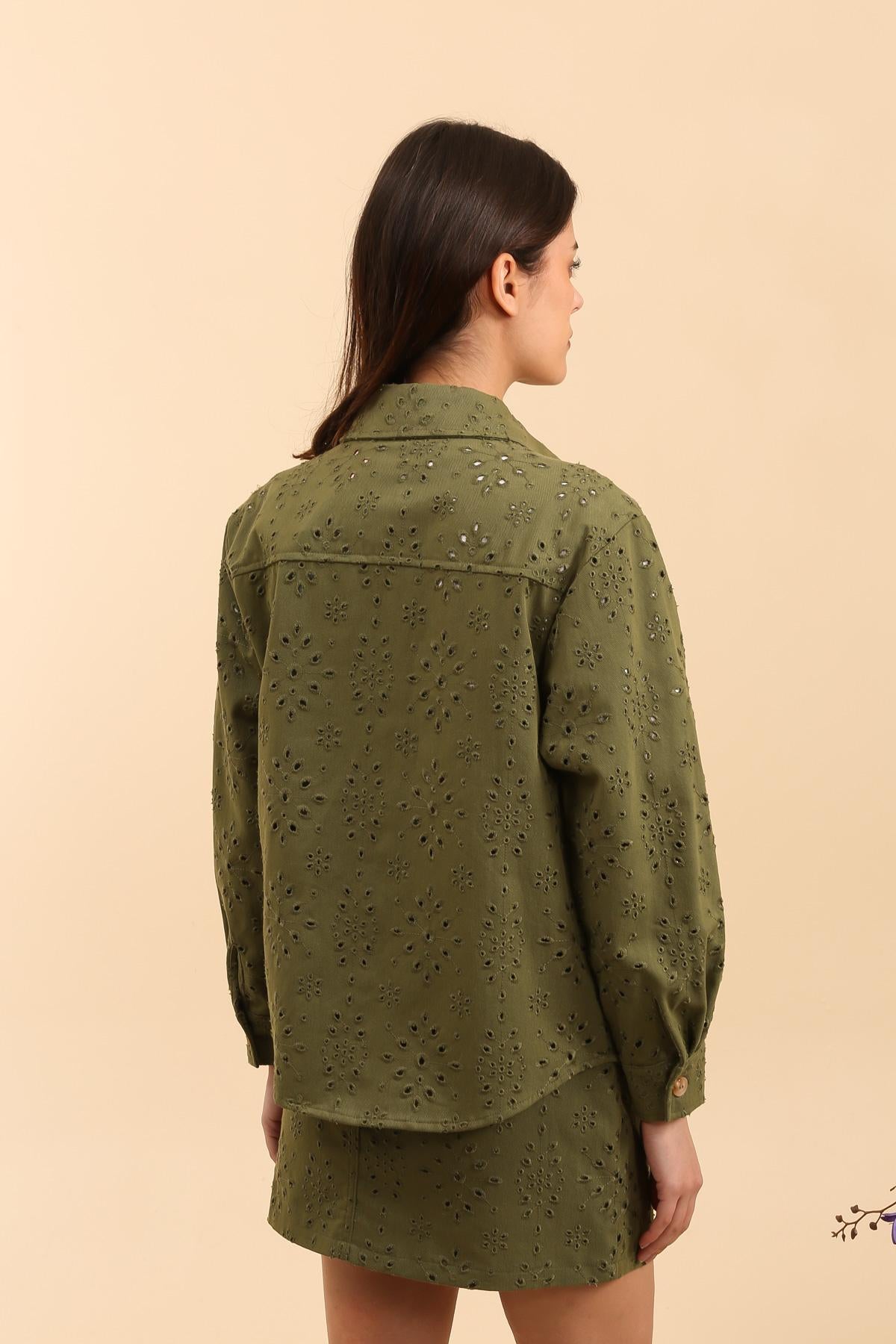 5768 Surchemise rebrodée