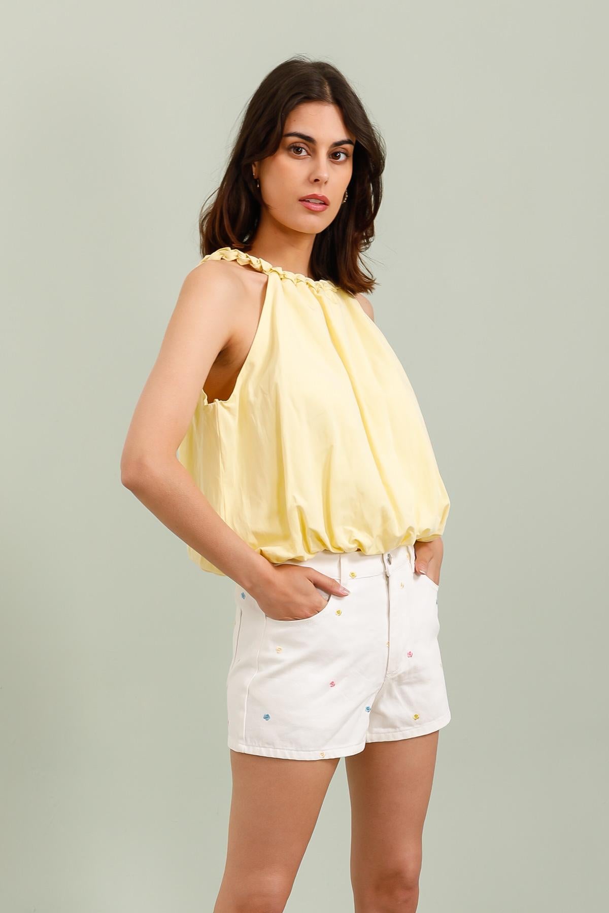 5813 Pantalones cortos Daisy