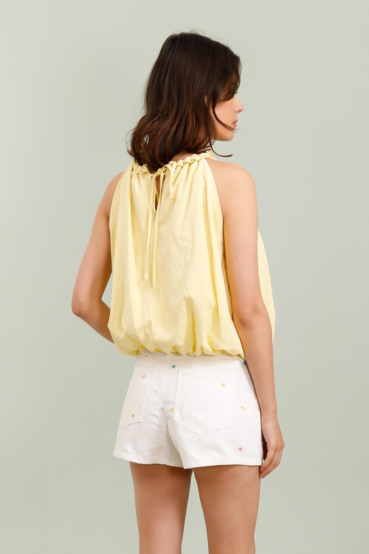 5813 Pantalones cortos Daisy