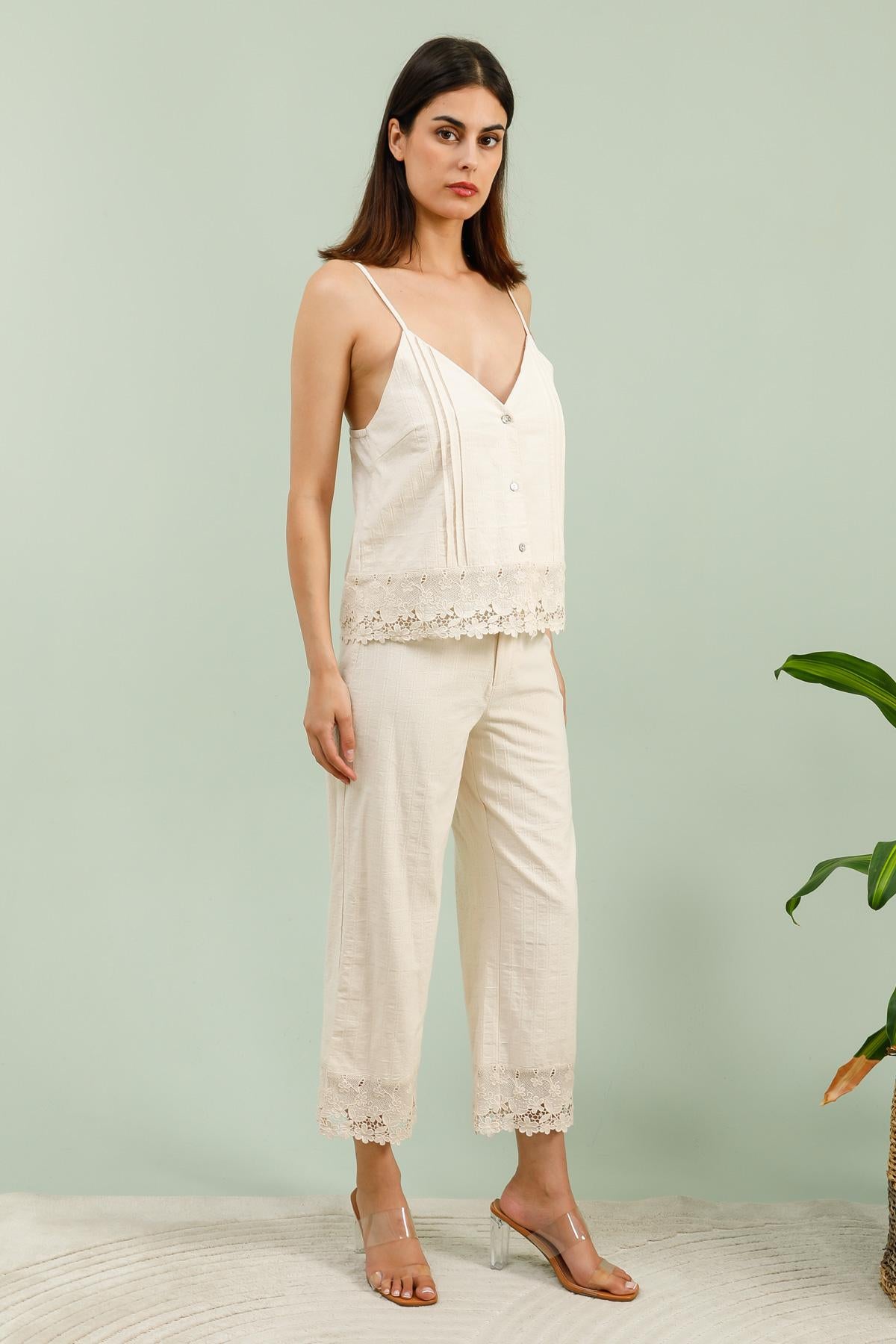 5853 Pantalon macramé