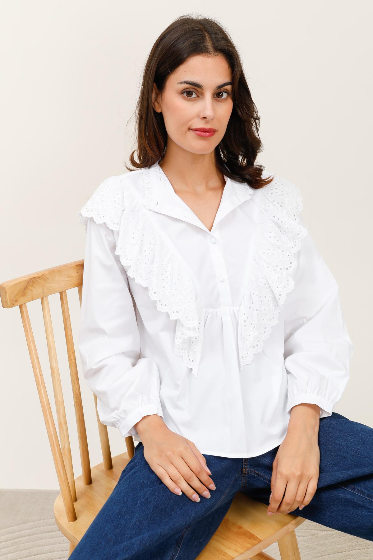 5877 Ruffled Blouse