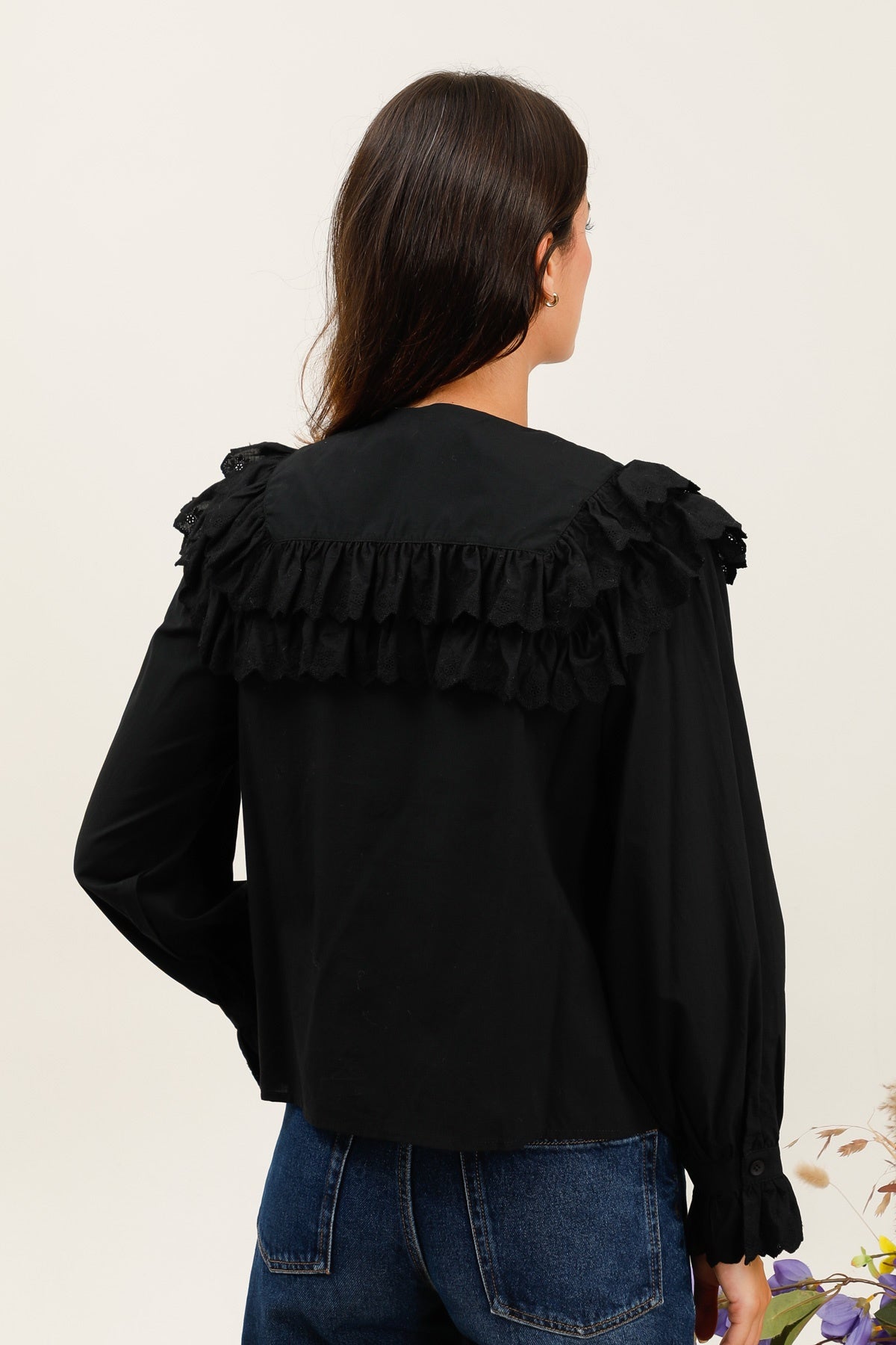 5878 Blusa con volantes