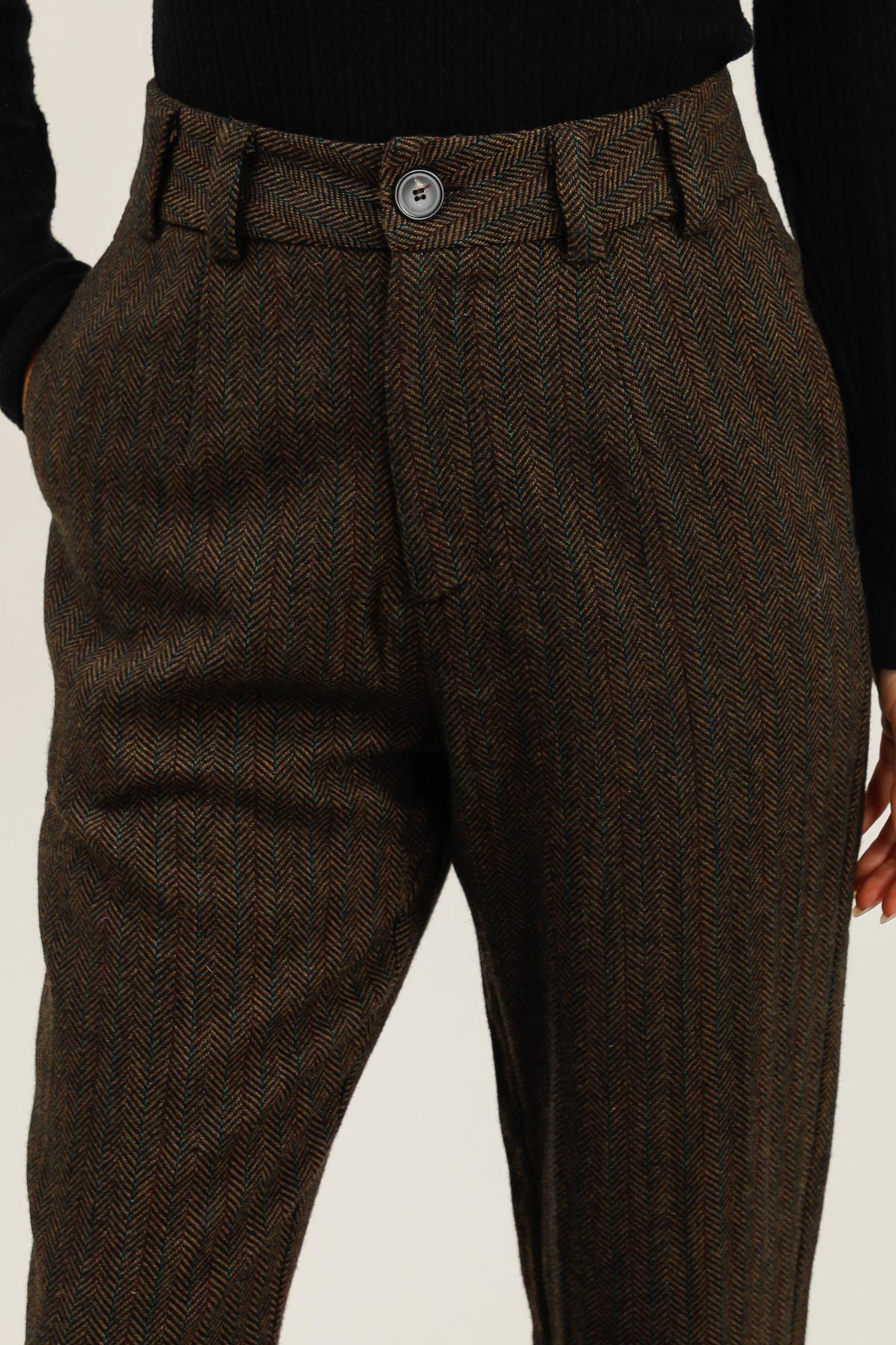 5897 Pantalon chevrons