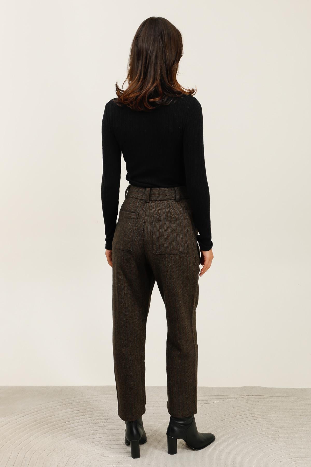 5897 Pantalon chevrons