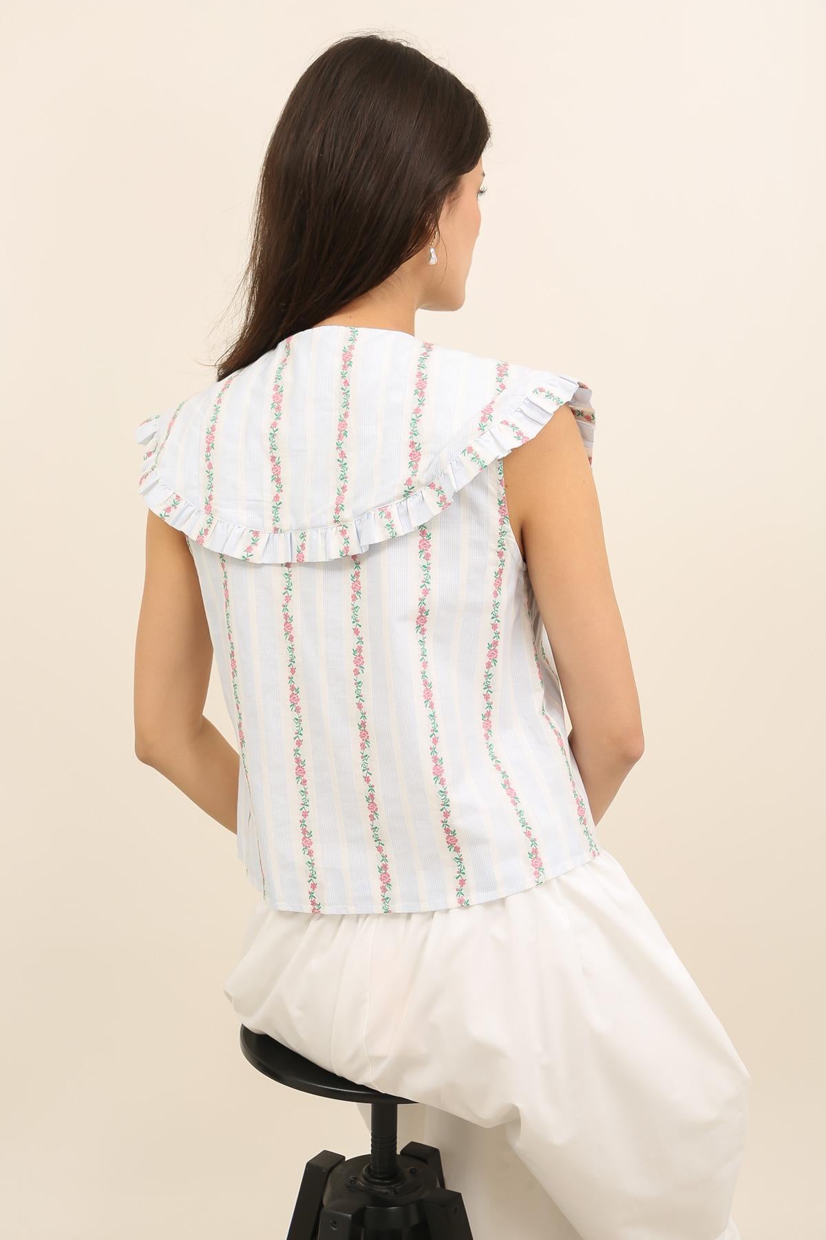 6017 Top sin Mangas Estampado Floral con Nudo y Cuello con Volantes
