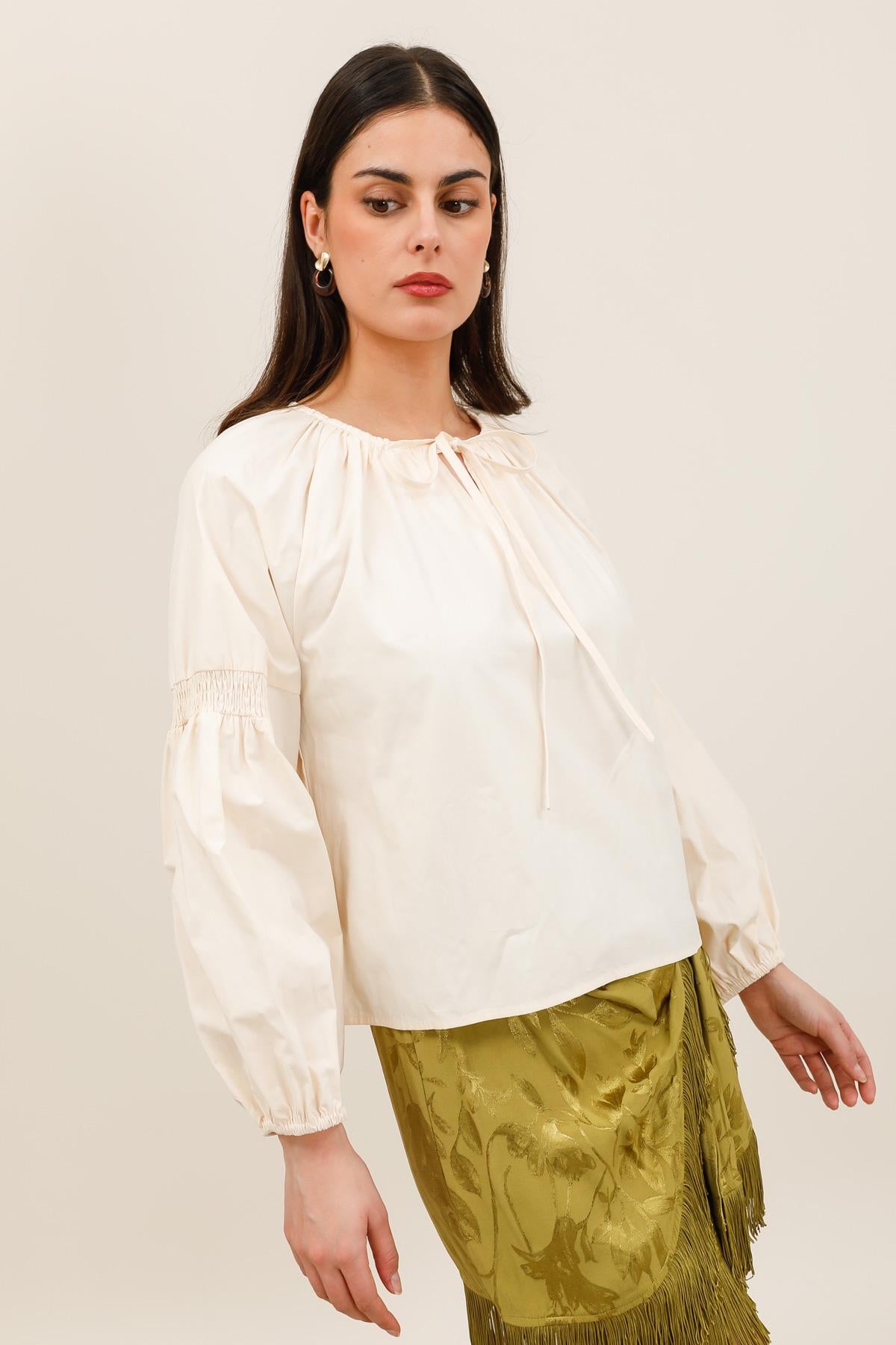 6078 Blouse brodée