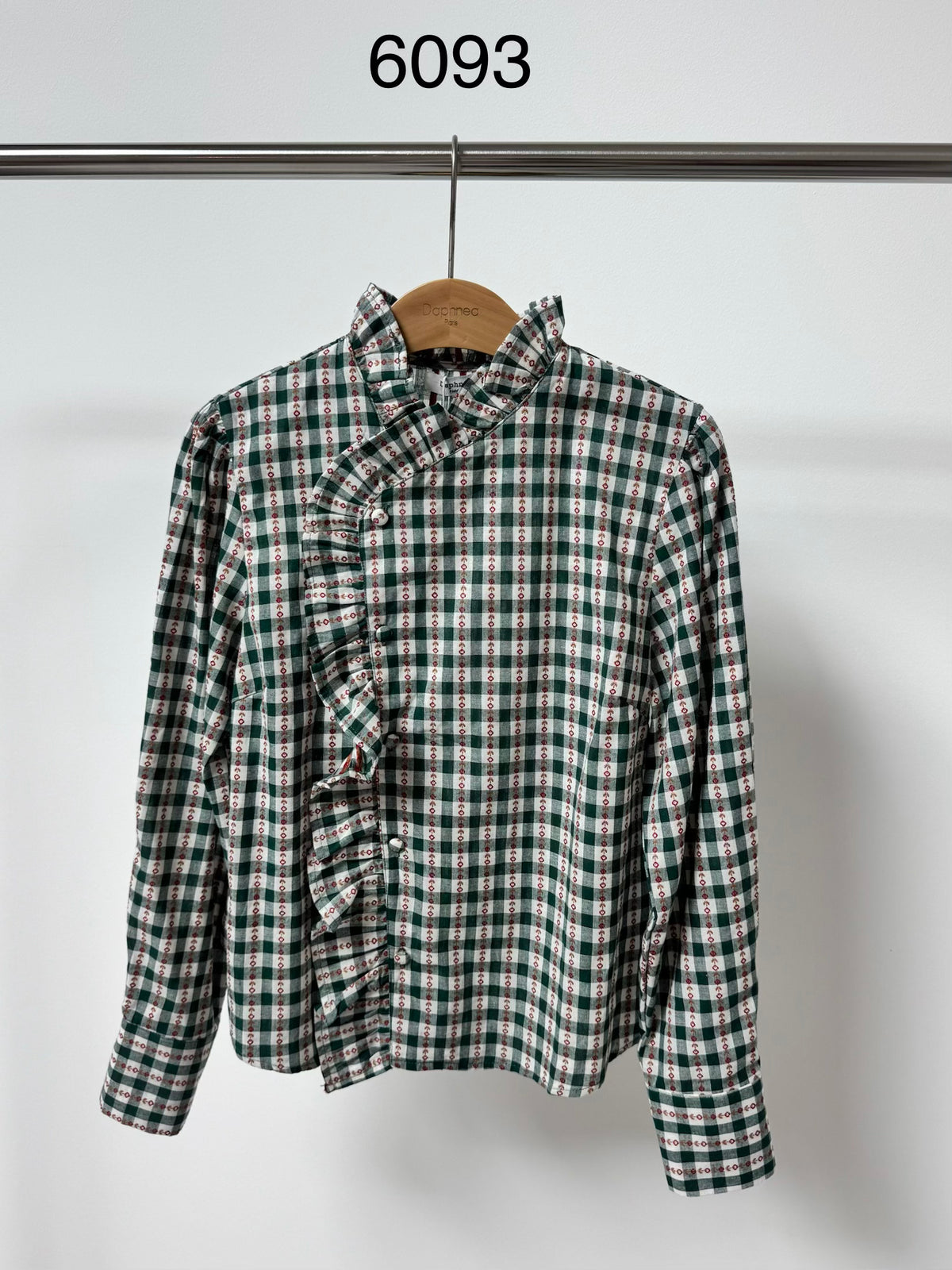 Blusa a Cuadros con Tapeta Asimétrica y Volante - 6093