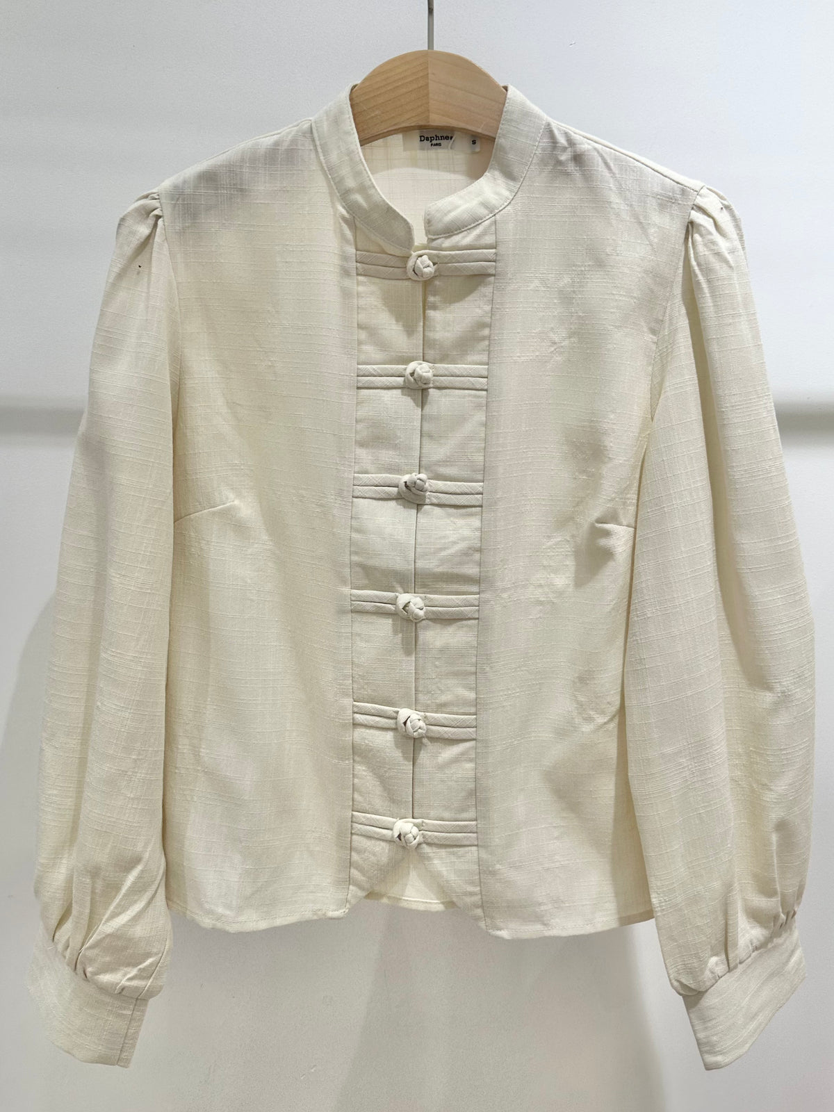 Blouse Femme à Col Mao et Boutons Brandebourg - 6127