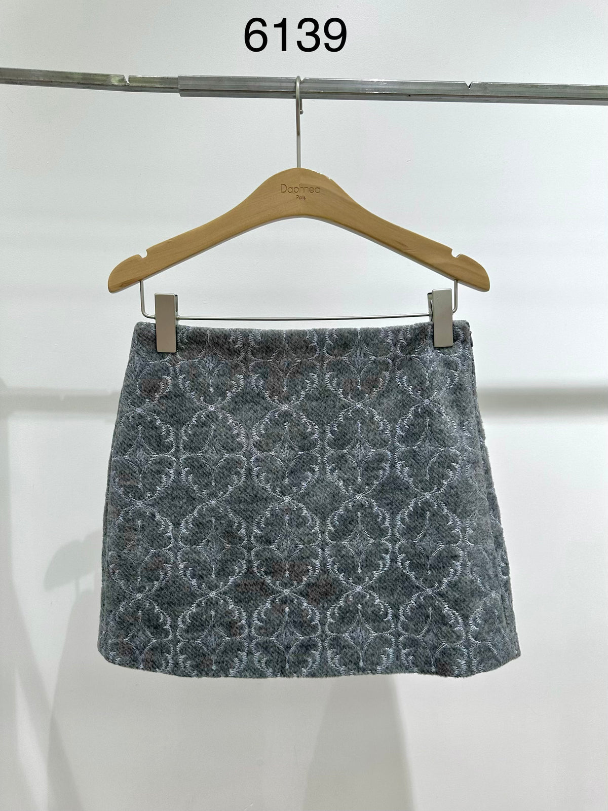Jupe Courte Femme en Lainage à Motif Ornemental - 6139