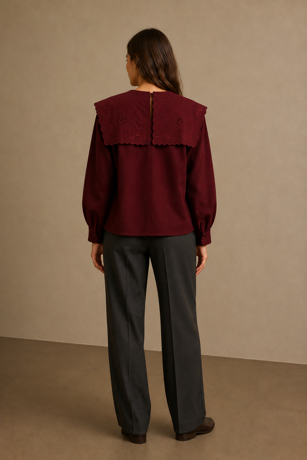 Blusa de Lana con Cuello Grande Bordado Festoneado - 6179