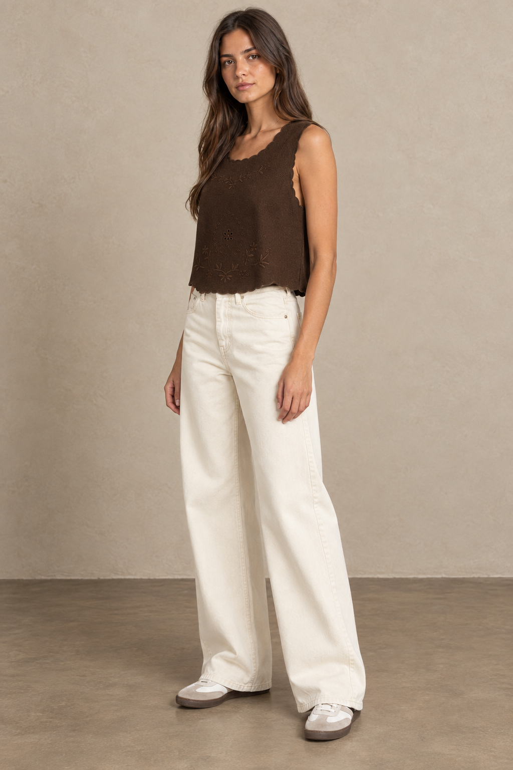 Embroidered Wool Blend Scalloped Sleeveless Vest - 6181