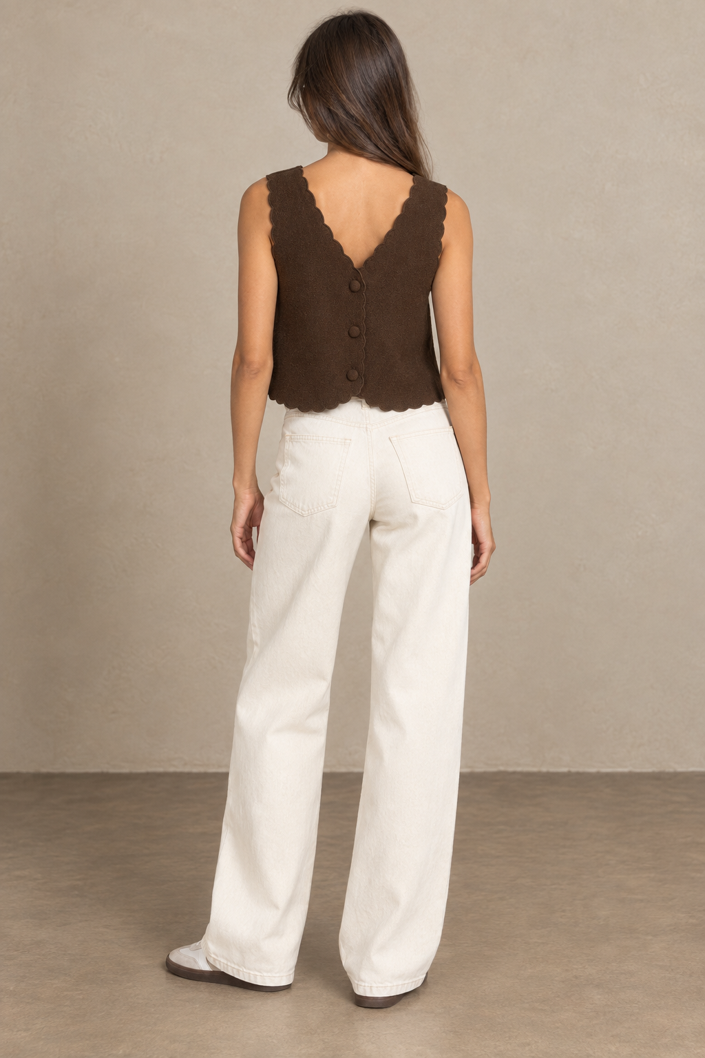 Embroidered Wool Blend Scalloped Sleeveless Vest - 6181